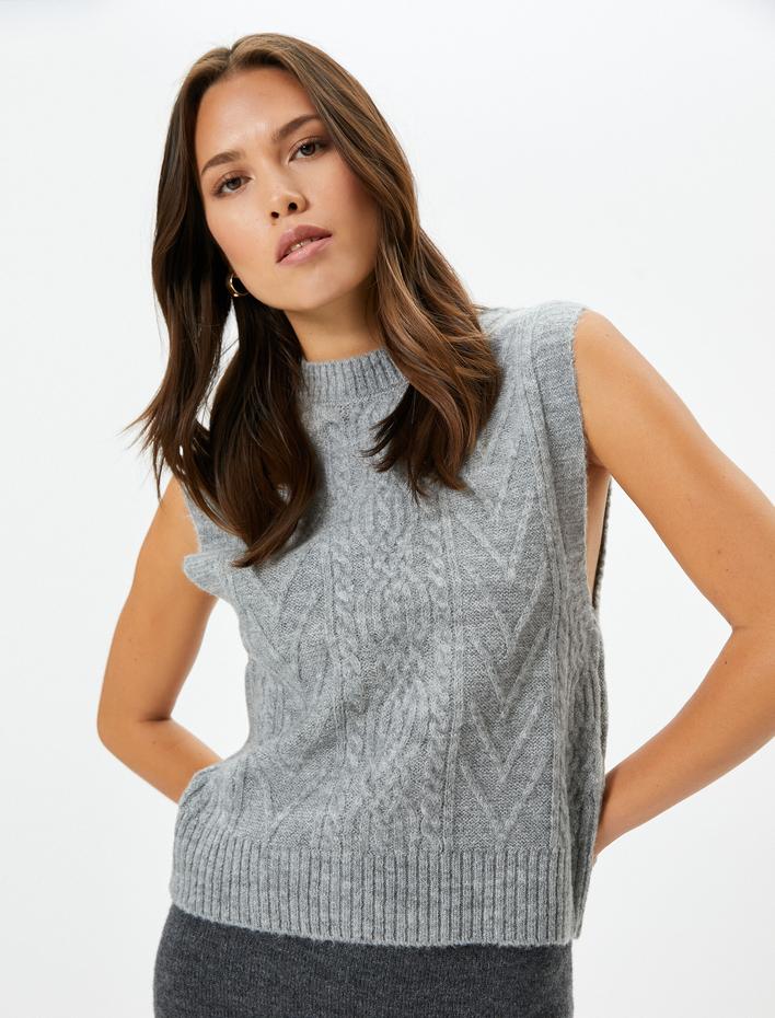  Dik Yaka Süveter Saç Örgüsü Motifli