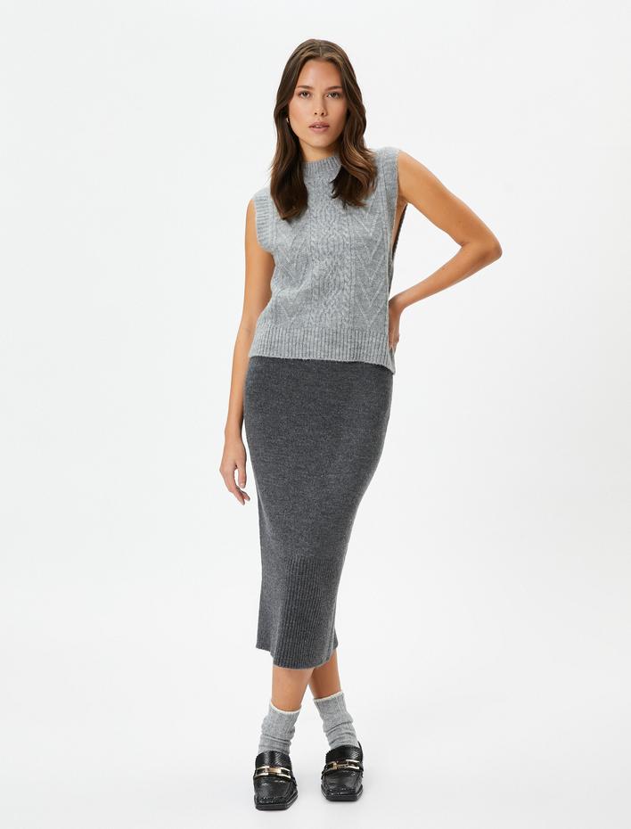  Dik Yaka Süveter Saç Örgüsü Motifli