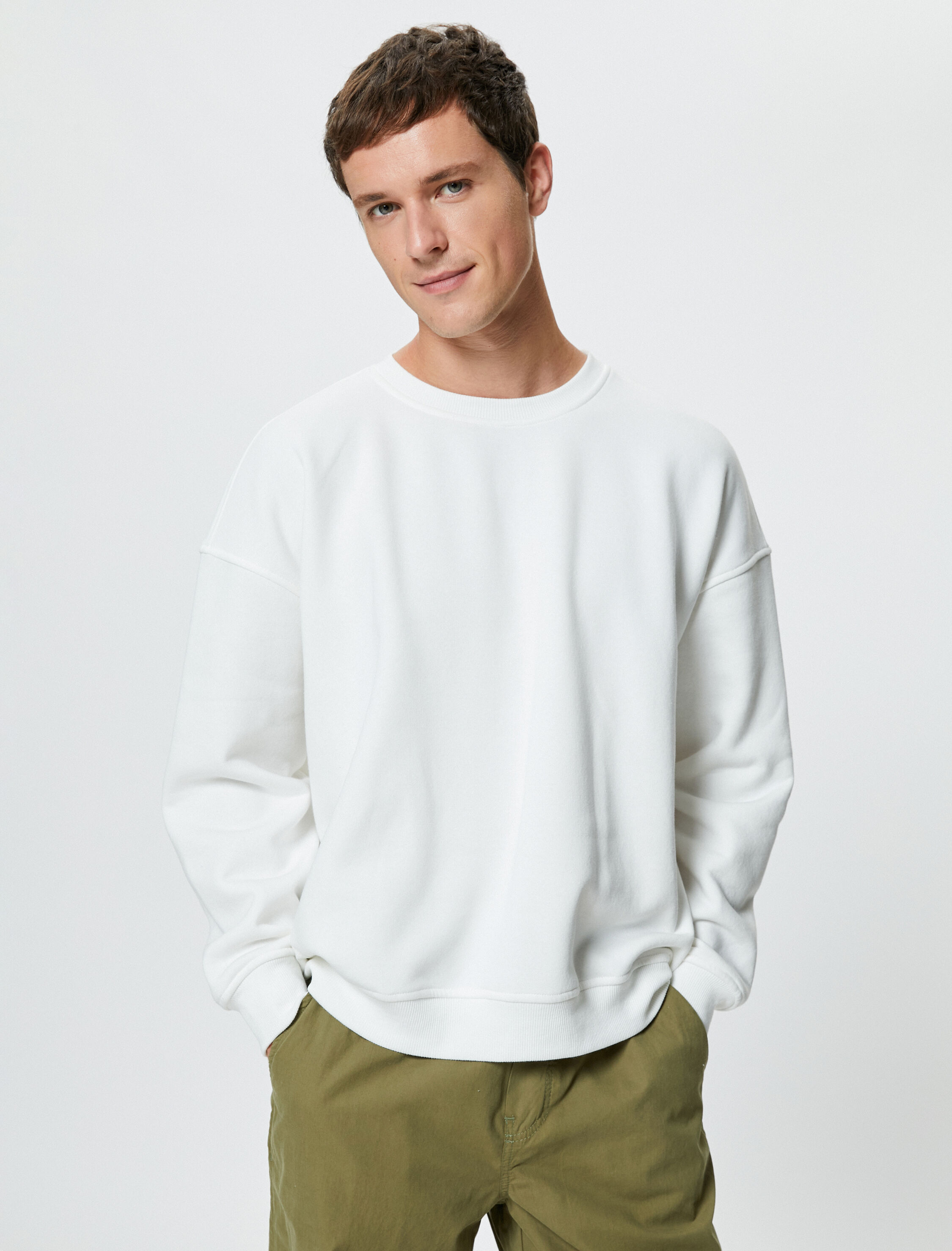 Basic Sweatshirt Rahat Kesim Bisiklet Yaka Uzun Kollu Şardonlu