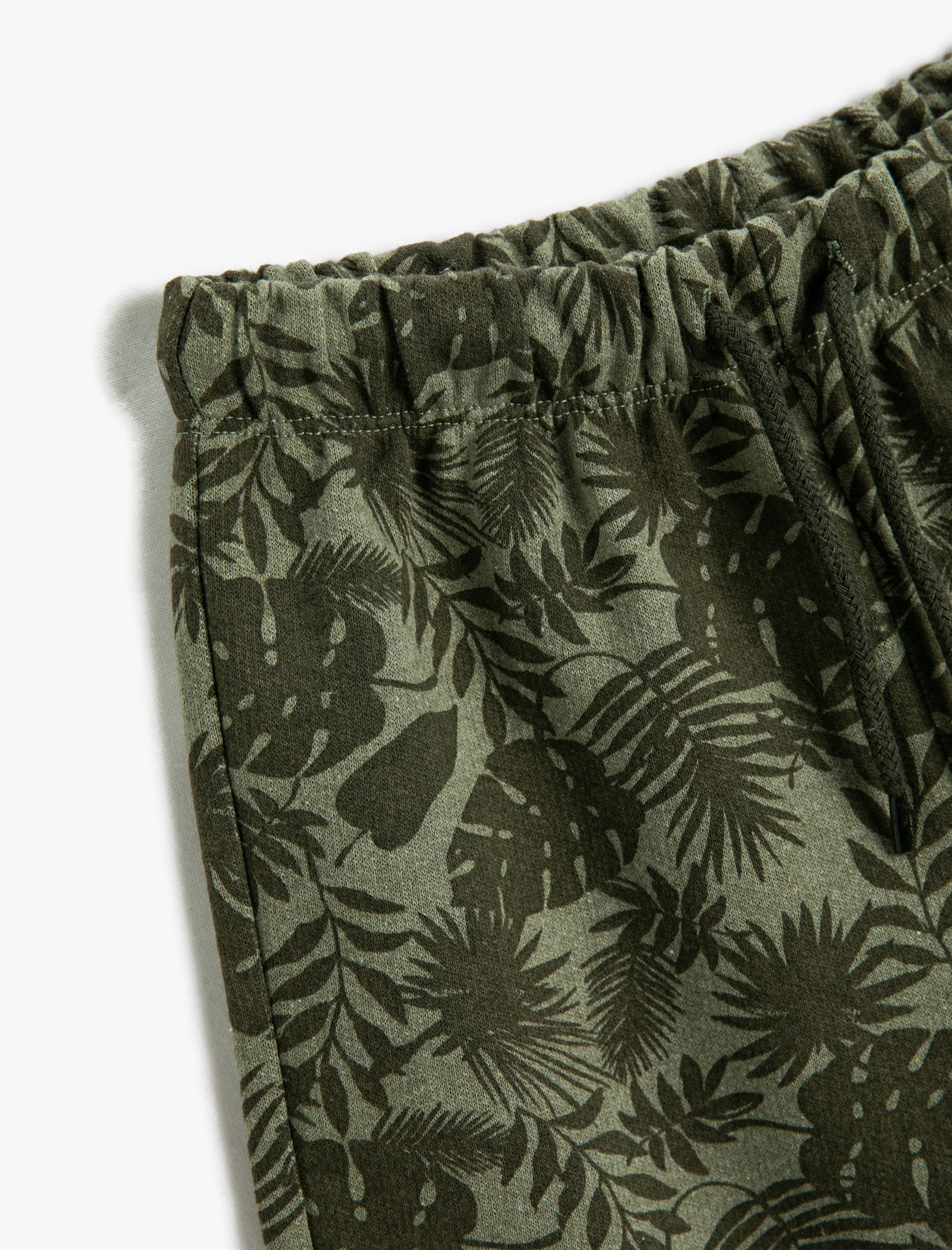  Erkek Çocuk Palmiye Desenli Şort Diz Üstü Beli Bağlamalı