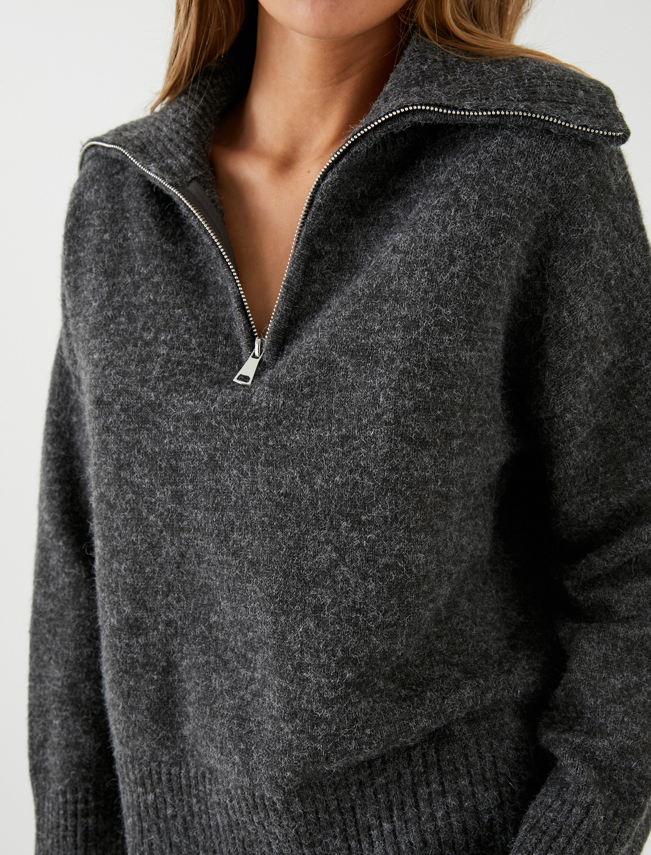   Oversize Kazak Dik Yaka Yarım Fermuarlı Örgü