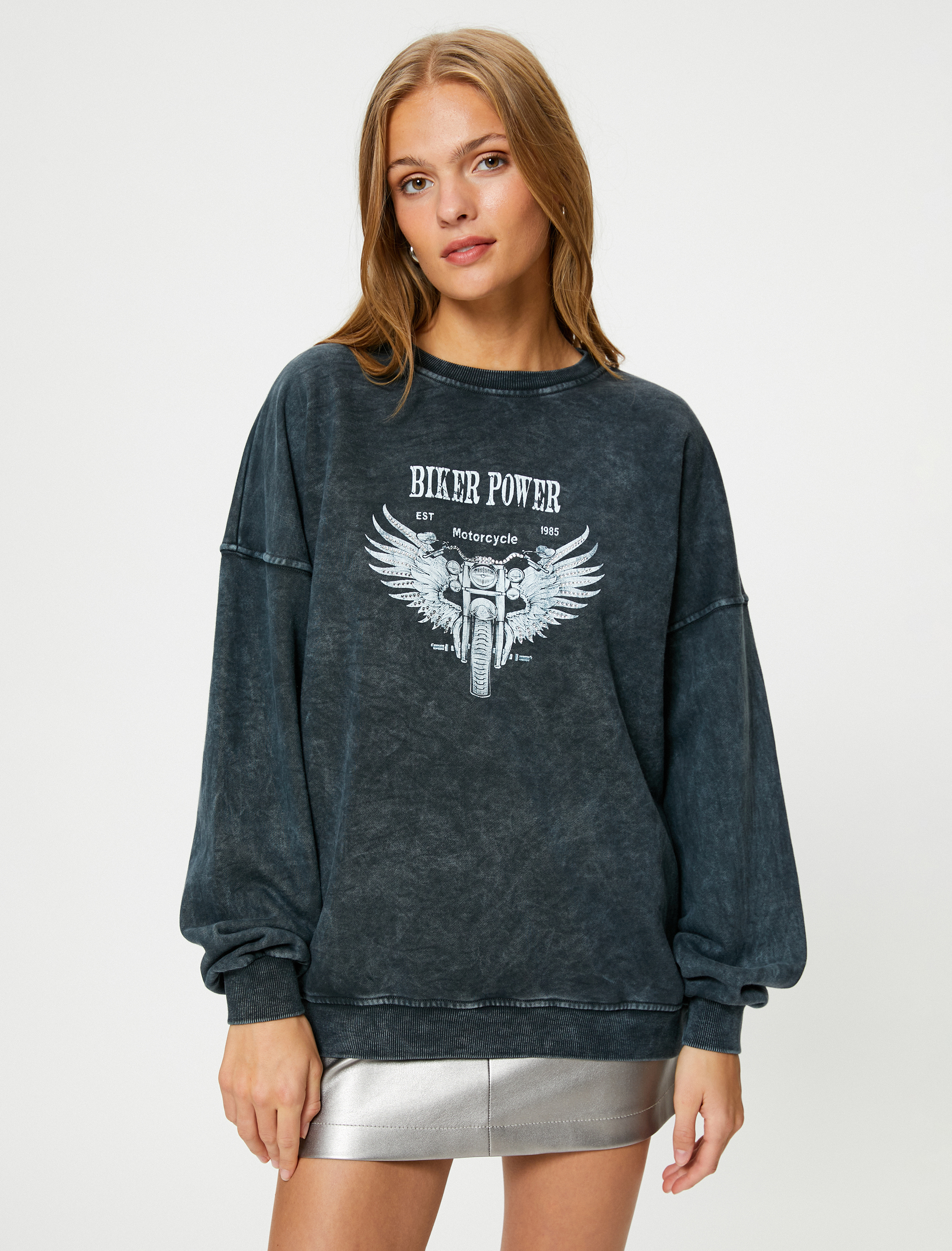   Oversize Sweatshirt Bisiklet Yaka Eskitme Görünümlü