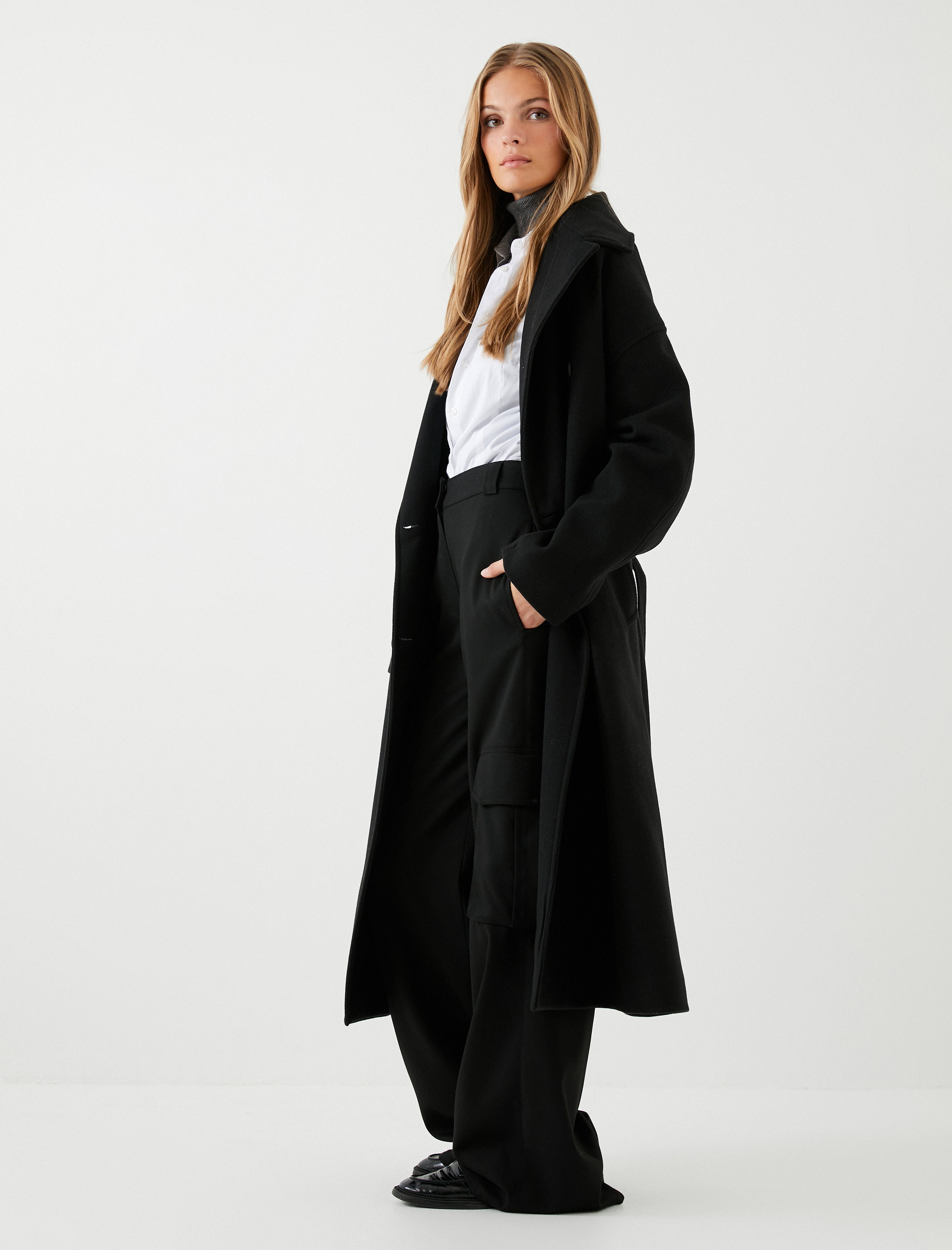   Uzun Kaşe Kaban Düğmeli Kruvaze Beli Kuşaklı Cepli