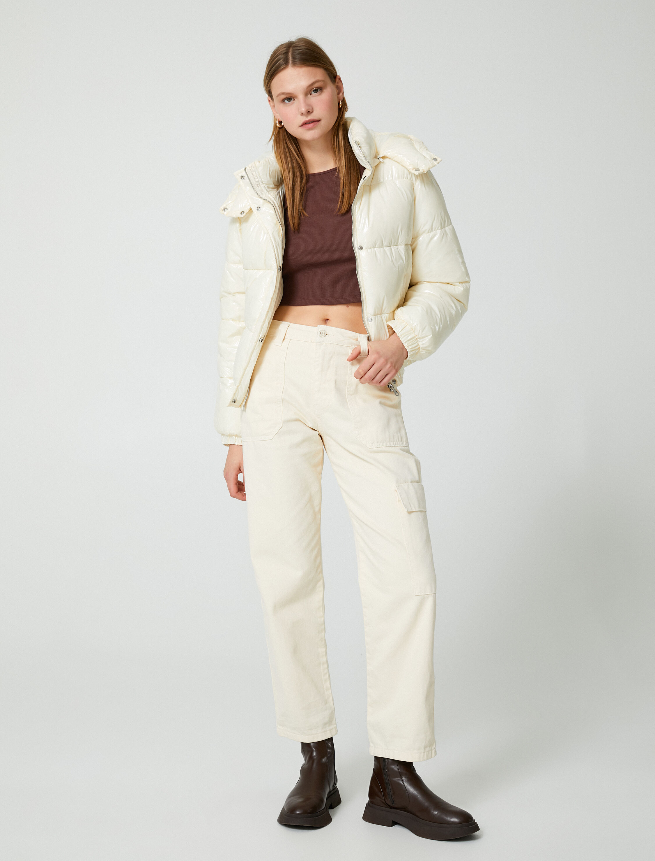   Kısa Şişme Mont Parlak Kapüşonlu Fermuarlı