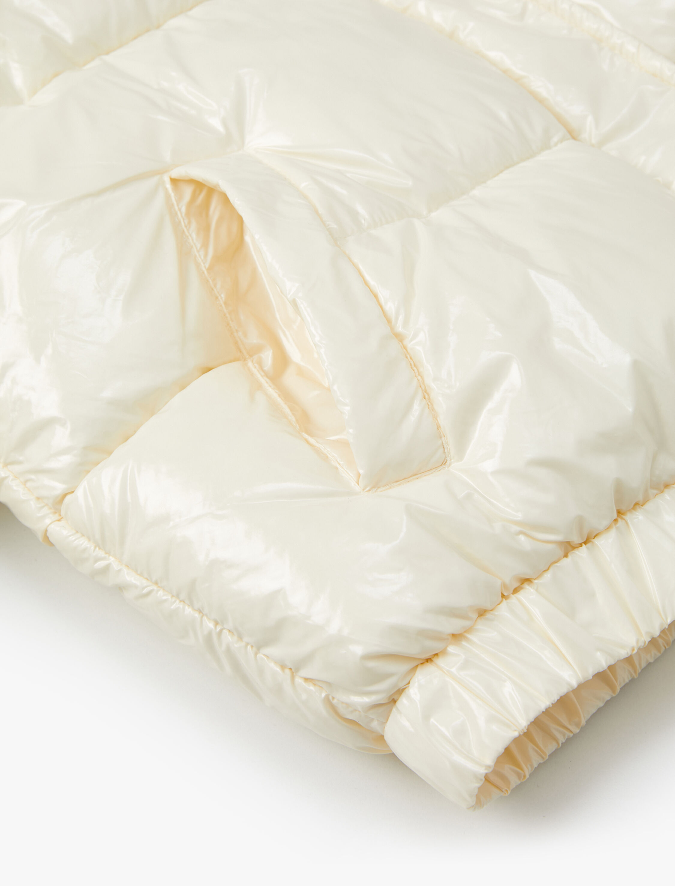   Kısa Şişme Mont Parlak Kapüşonlu Fermuarlı