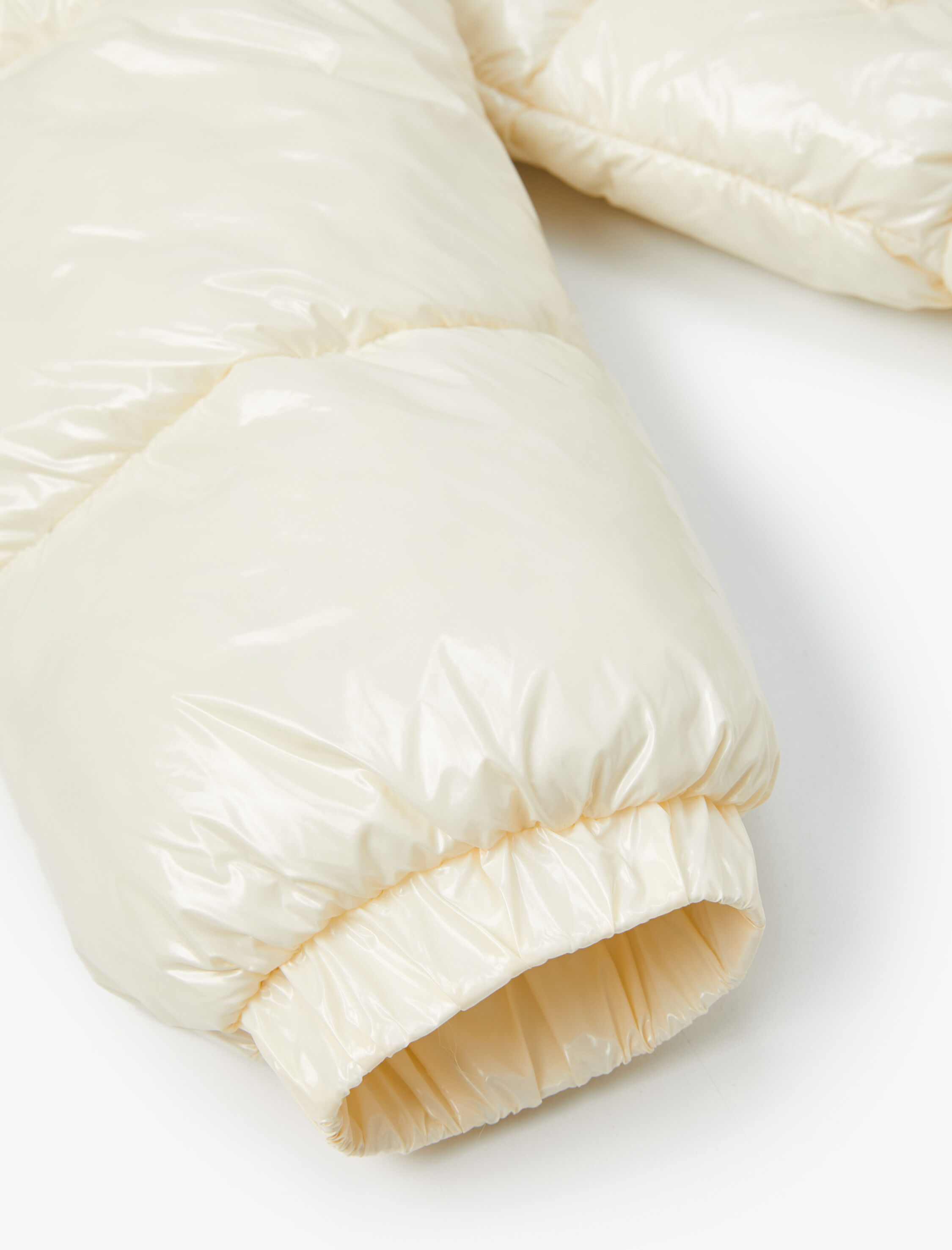   Kısa Şişme Mont Parlak Kapüşonlu Fermuarlı