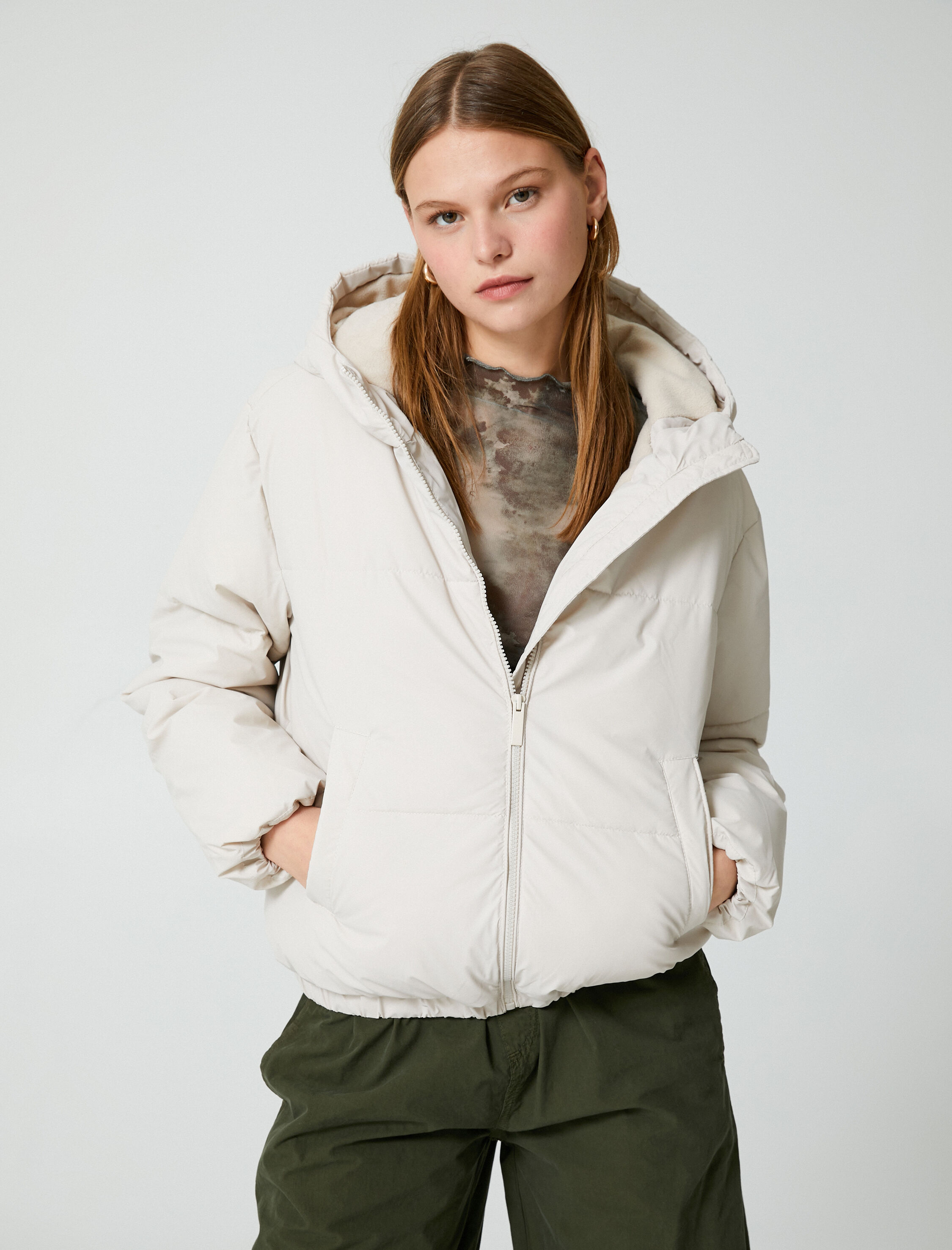   Kısa Şişme Mont Fermuarlı Kapüşonlu Cepli