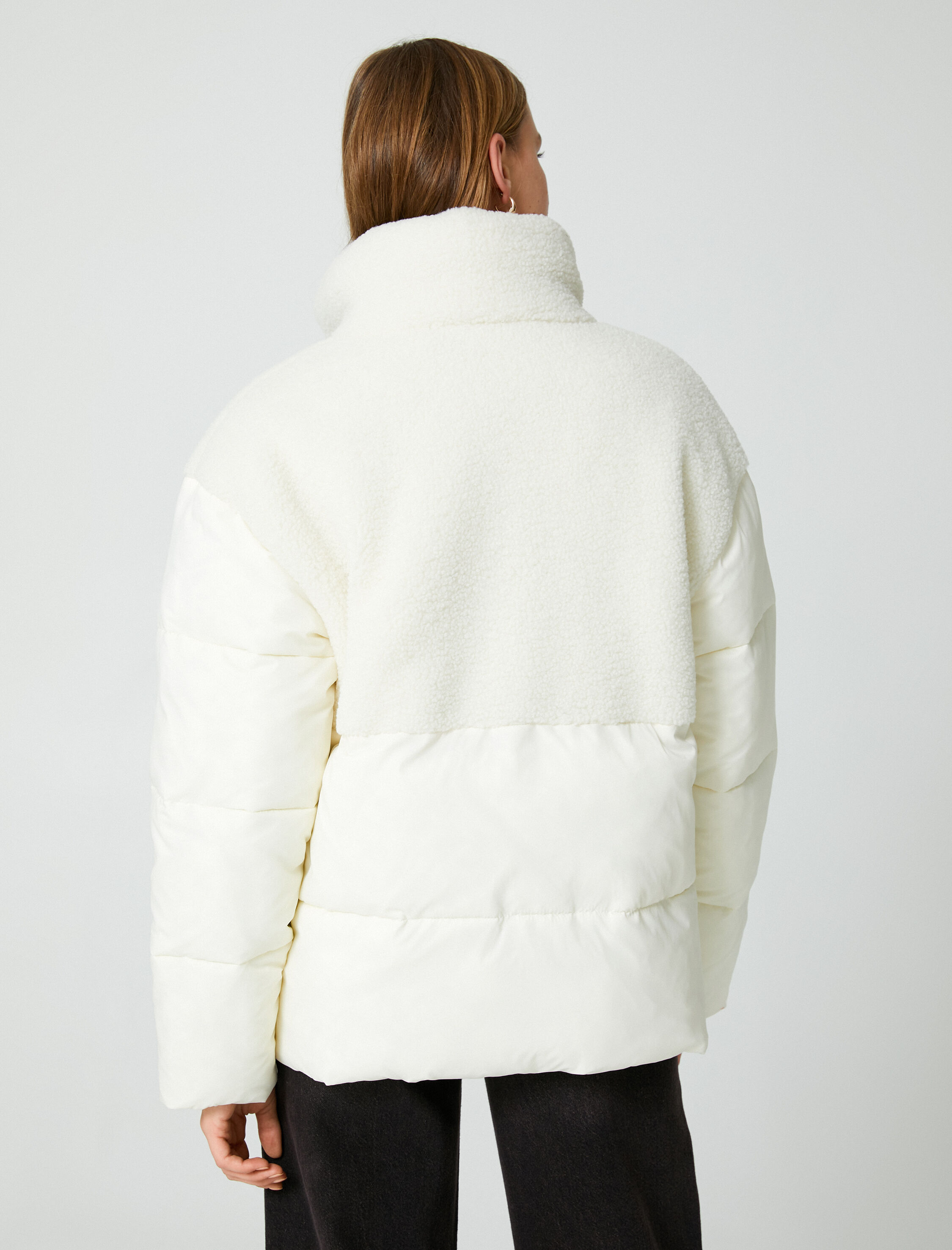   Şişme Mont Dik Yaka Peluş Detaylı Fermuarlı Cepli