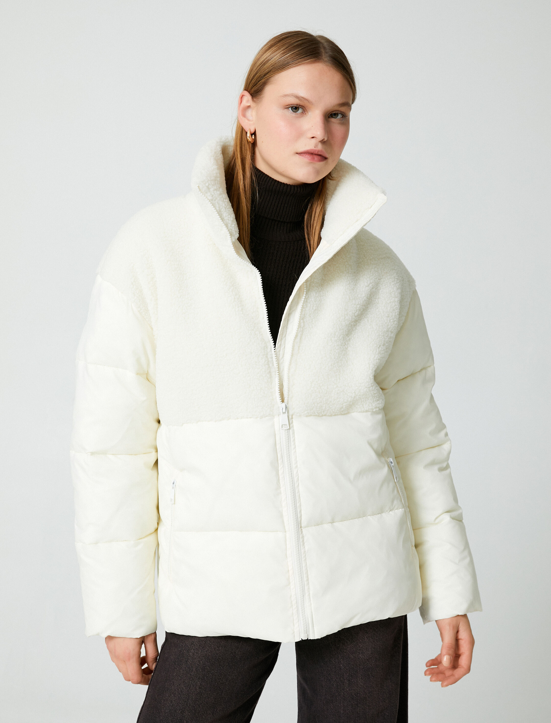   Şişme Mont Dik Yaka Peluş Detaylı Fermuarlı Cepli