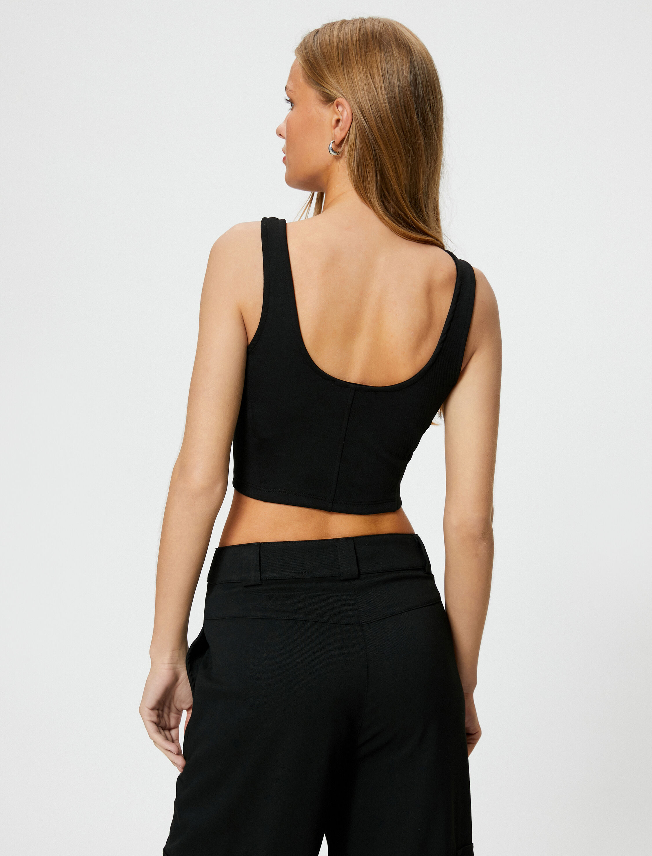   Crop Atlet U Yaka Askılı