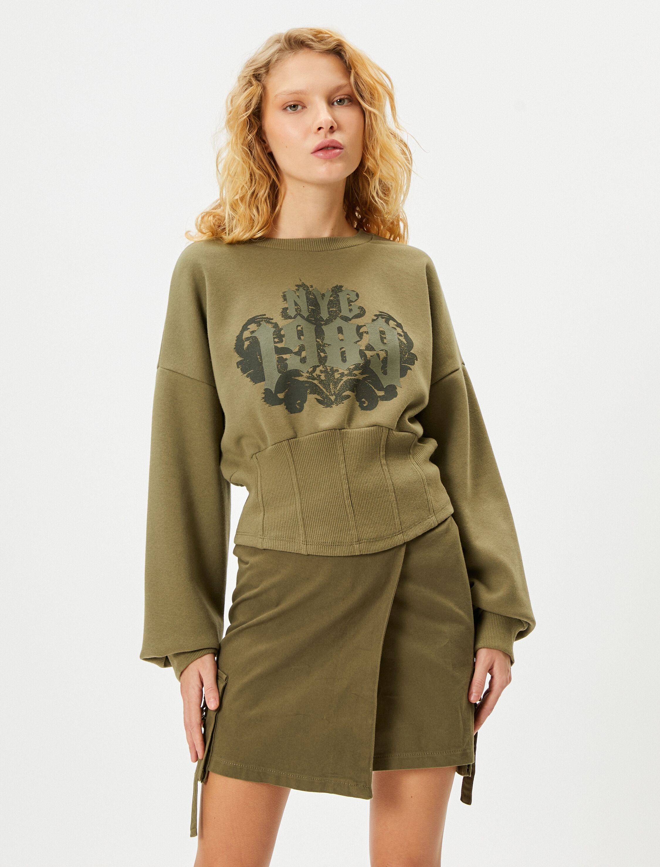   Kolej Crop Sweatshirt Korse Görünümlü Şardonlu Slim Fit