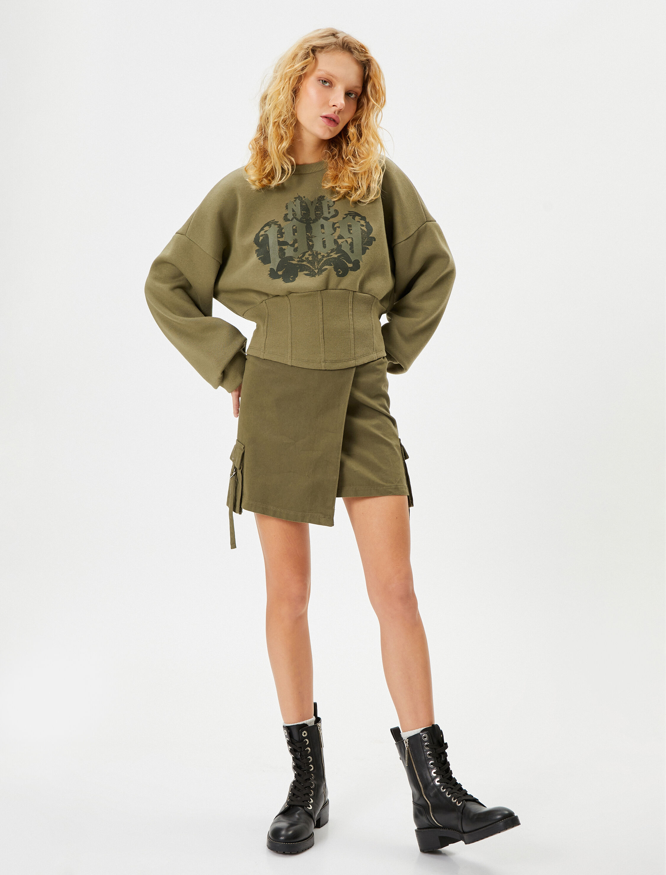   Kolej Crop Sweatshirt Korse Görünümlü Şardonlu Slim Fit