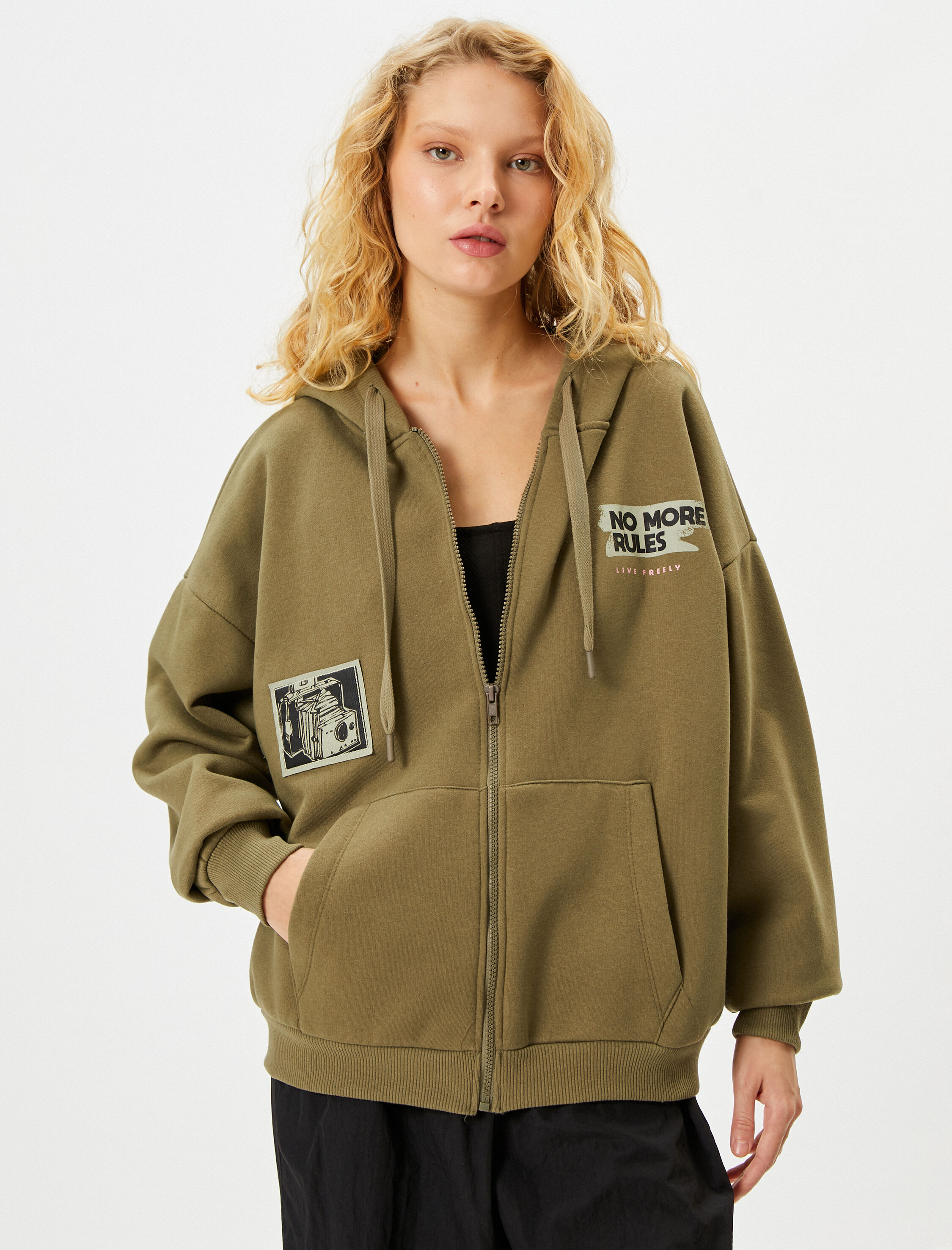   Oversize Kapşonlu Fermuarlı Sweatshirt Şardonlu Arkası Aplike Detaylı Cepli