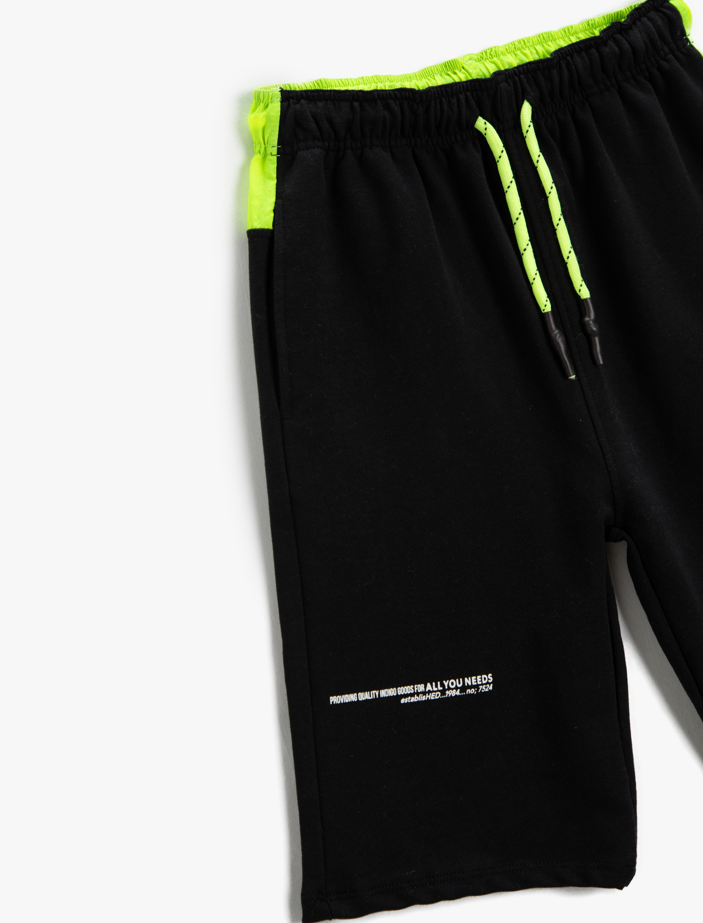  Erkek Çocuk Kontrast Renkli Şort Beli Bağlamalı