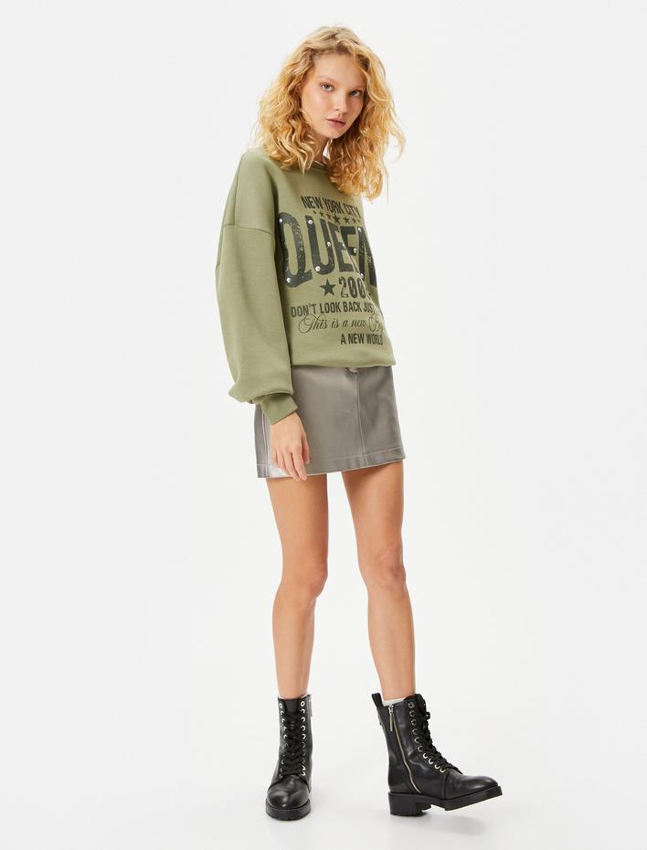  Şardonlu Kolej Baskılı Sweatshirt Uzun Kollu Bisiklet Yaka Taş Detaylı