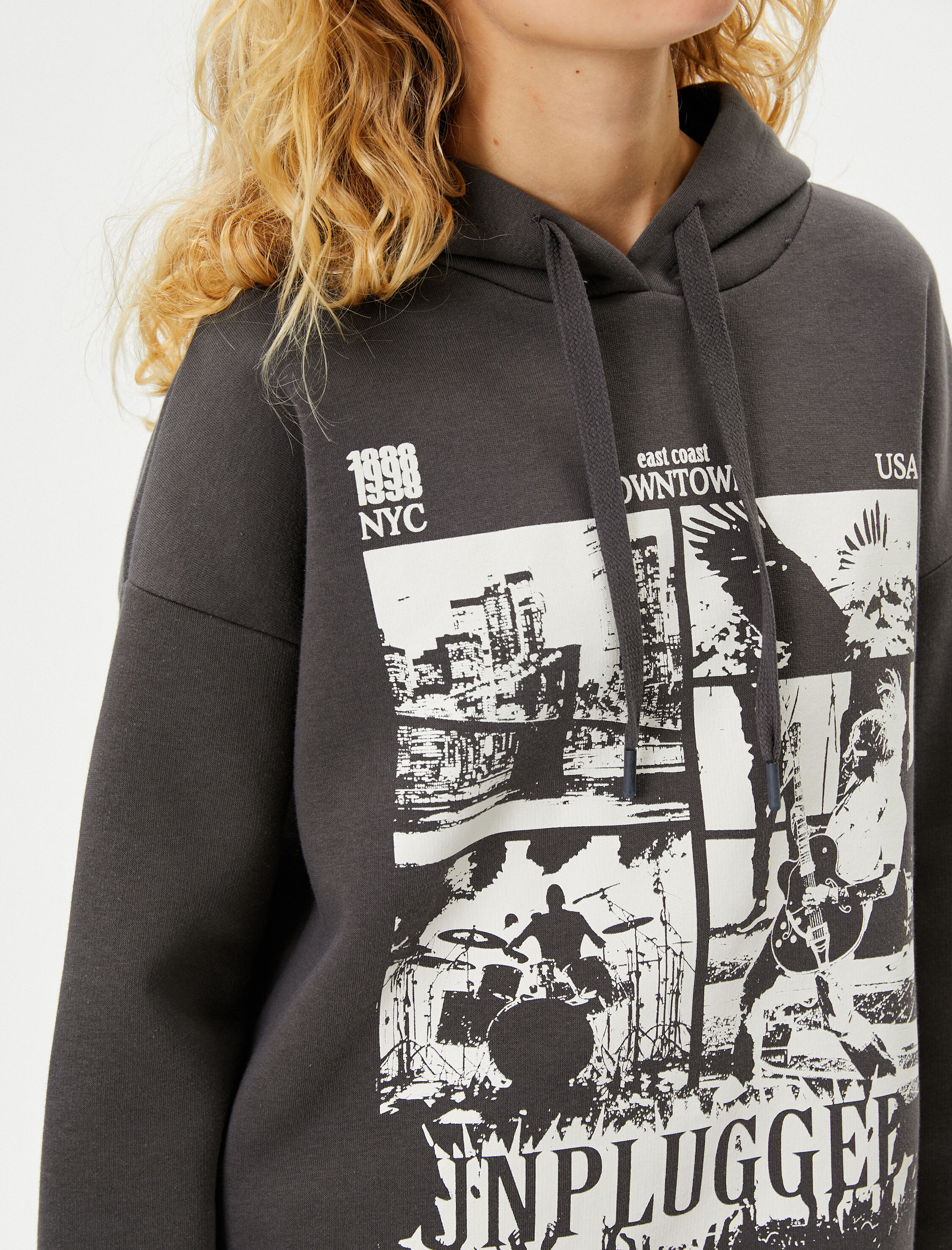   Şardonlu Baskılı Kapşonlu Sweat Müzik Temalı Uzun Kollu