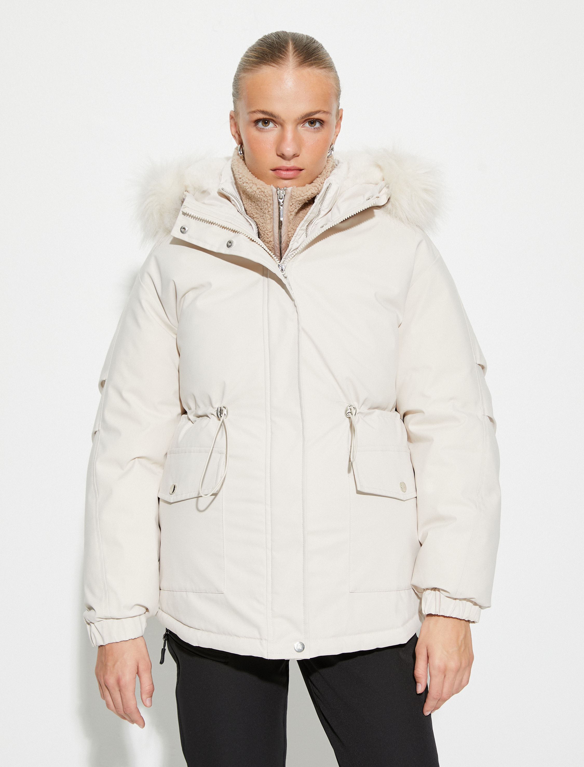   Şişme Mont Kapüşonlu Peluş Detaylı Beli Lastikli