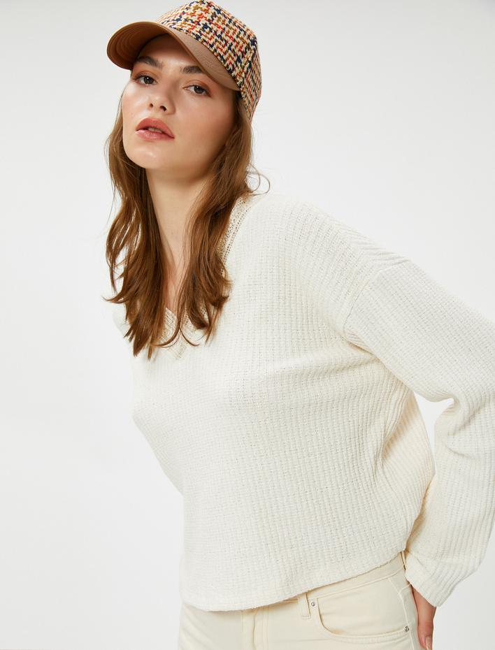  V Yaka Kazak Şerit Detaylı