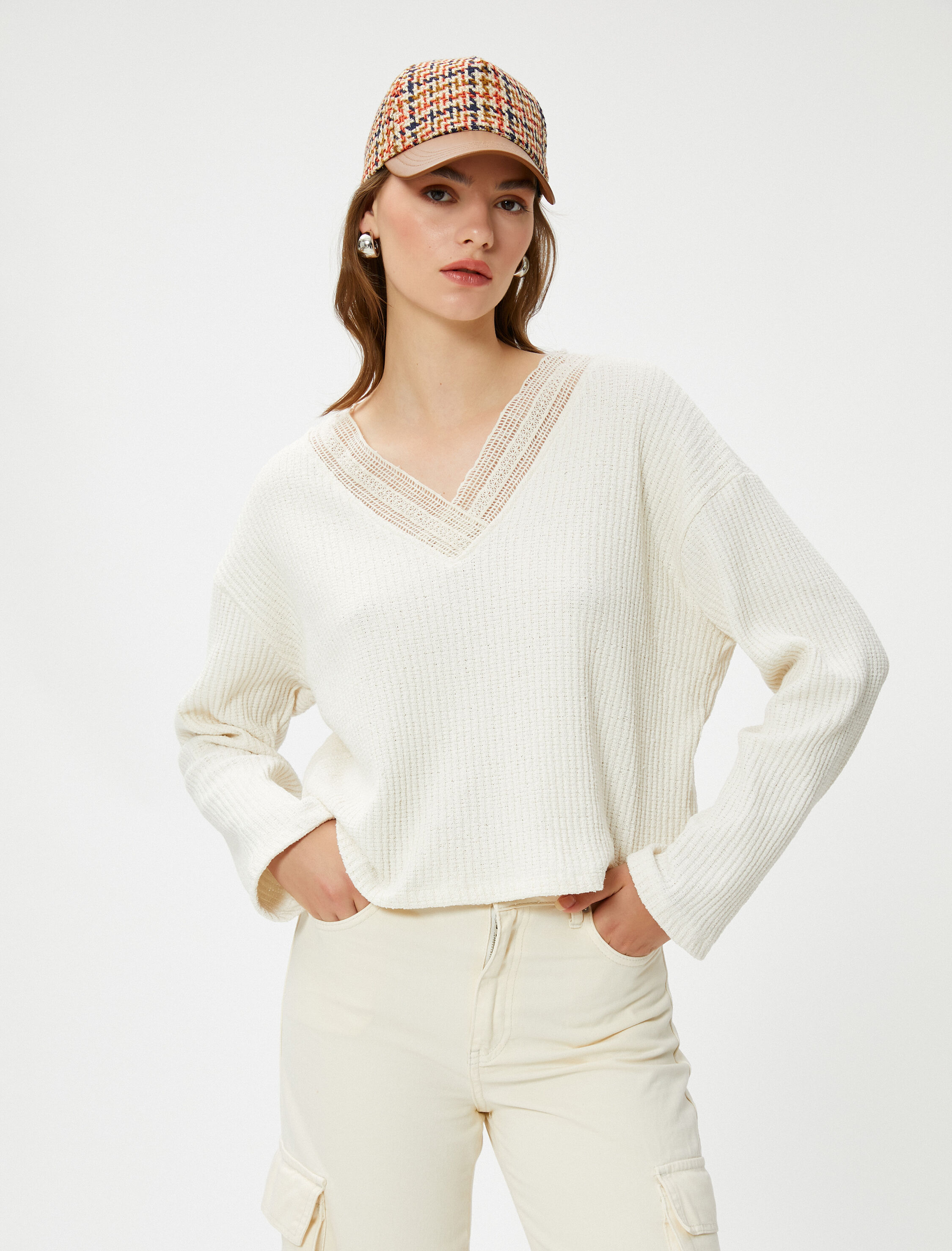   V Yaka Kazak Şerit Detaylı