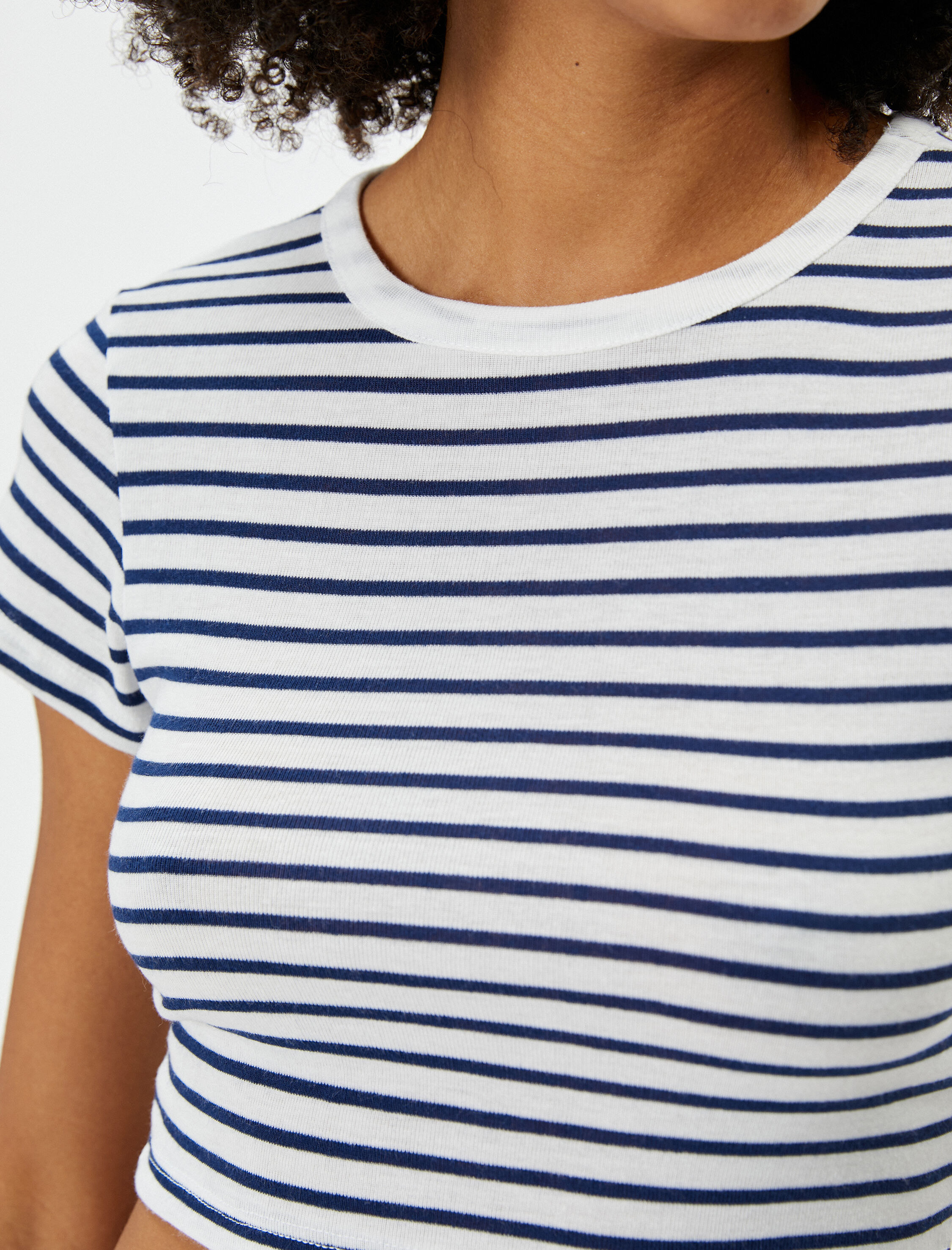   Crop Tişört Kısa Kollu Bisiklet Yaka Slim Fit