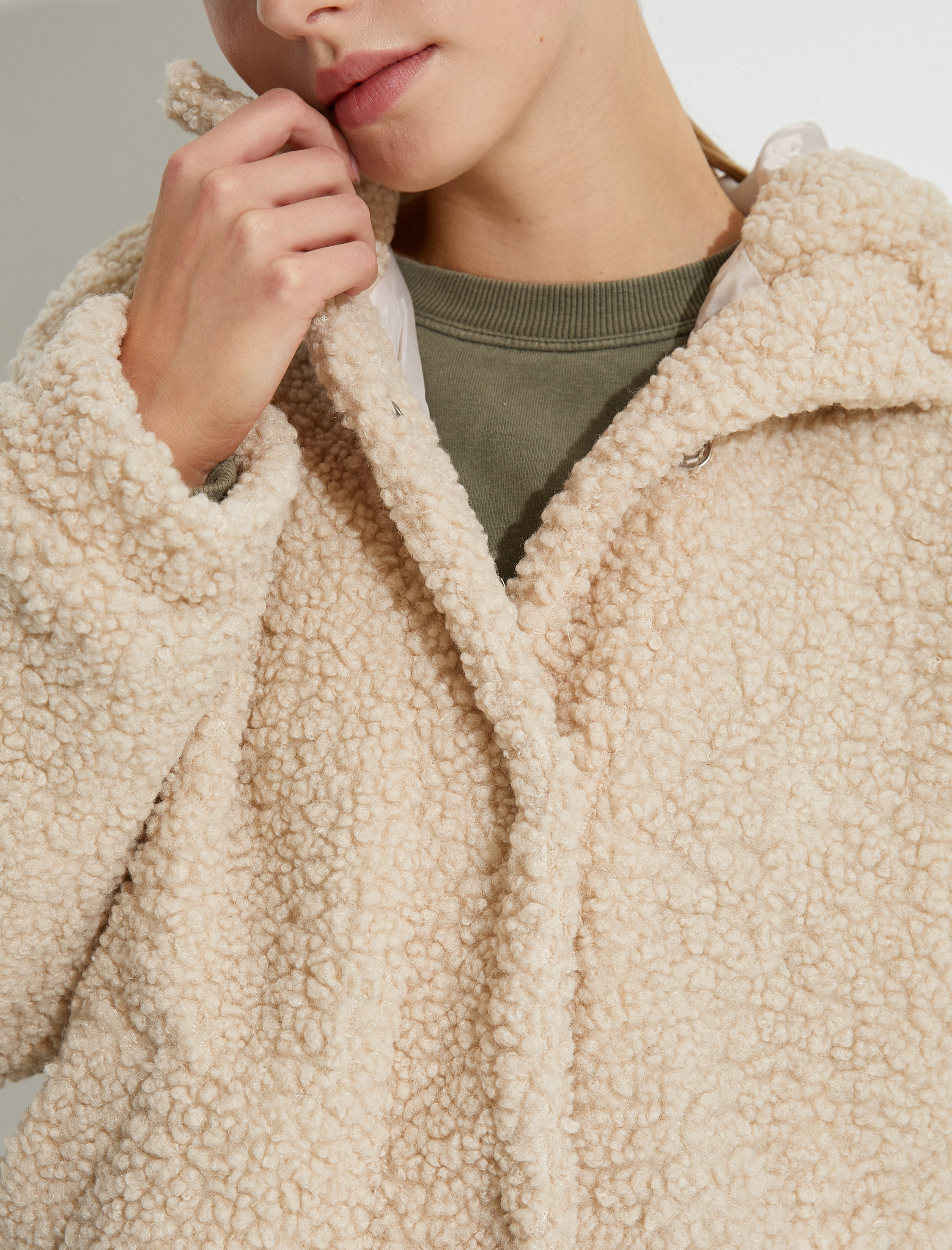   Peluş Ceket Kapüşonlu Cep Detaylı Çıtçıt Düğmeli