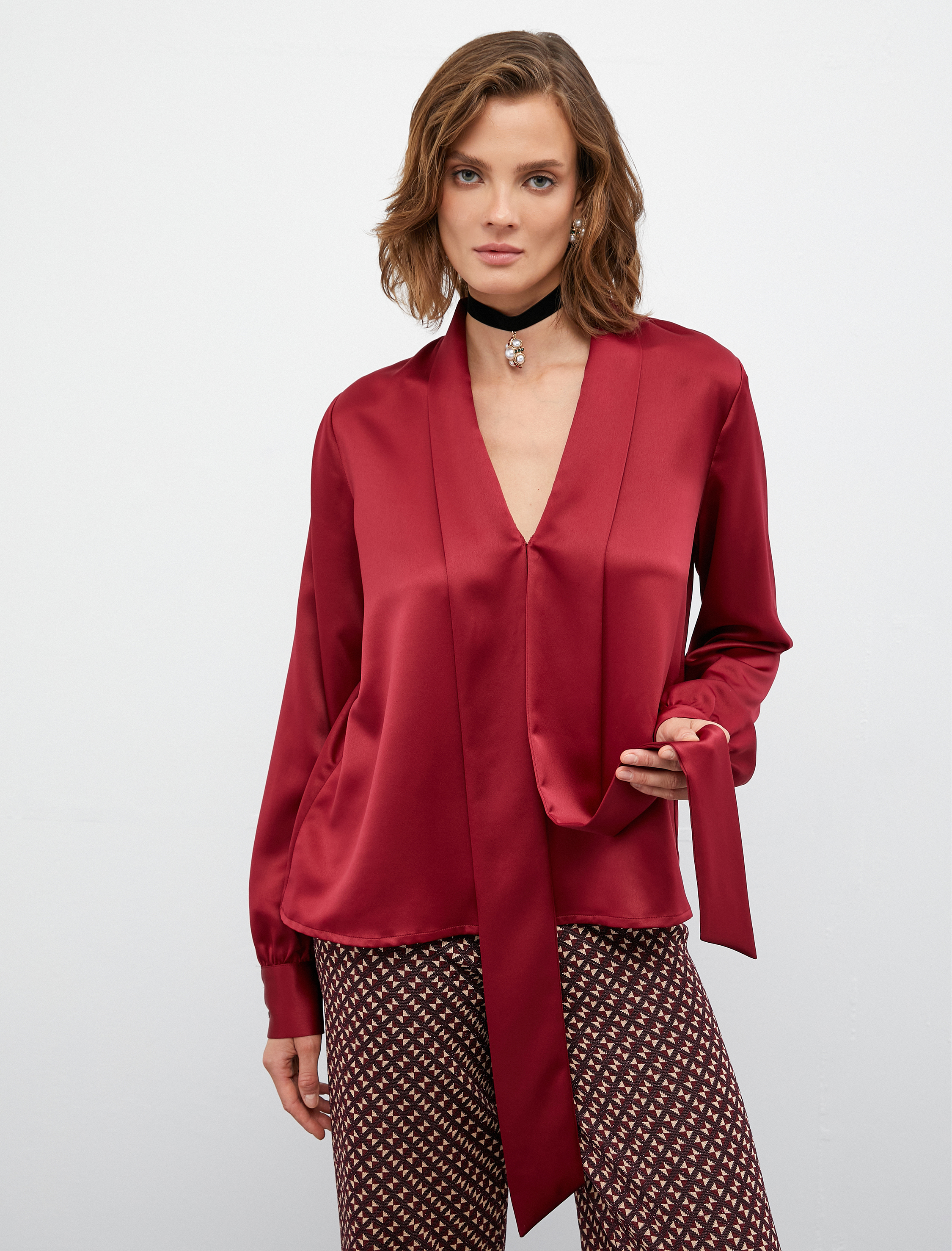   Melis Ağazat X Koton - Fular Yaka Saten Gömlek