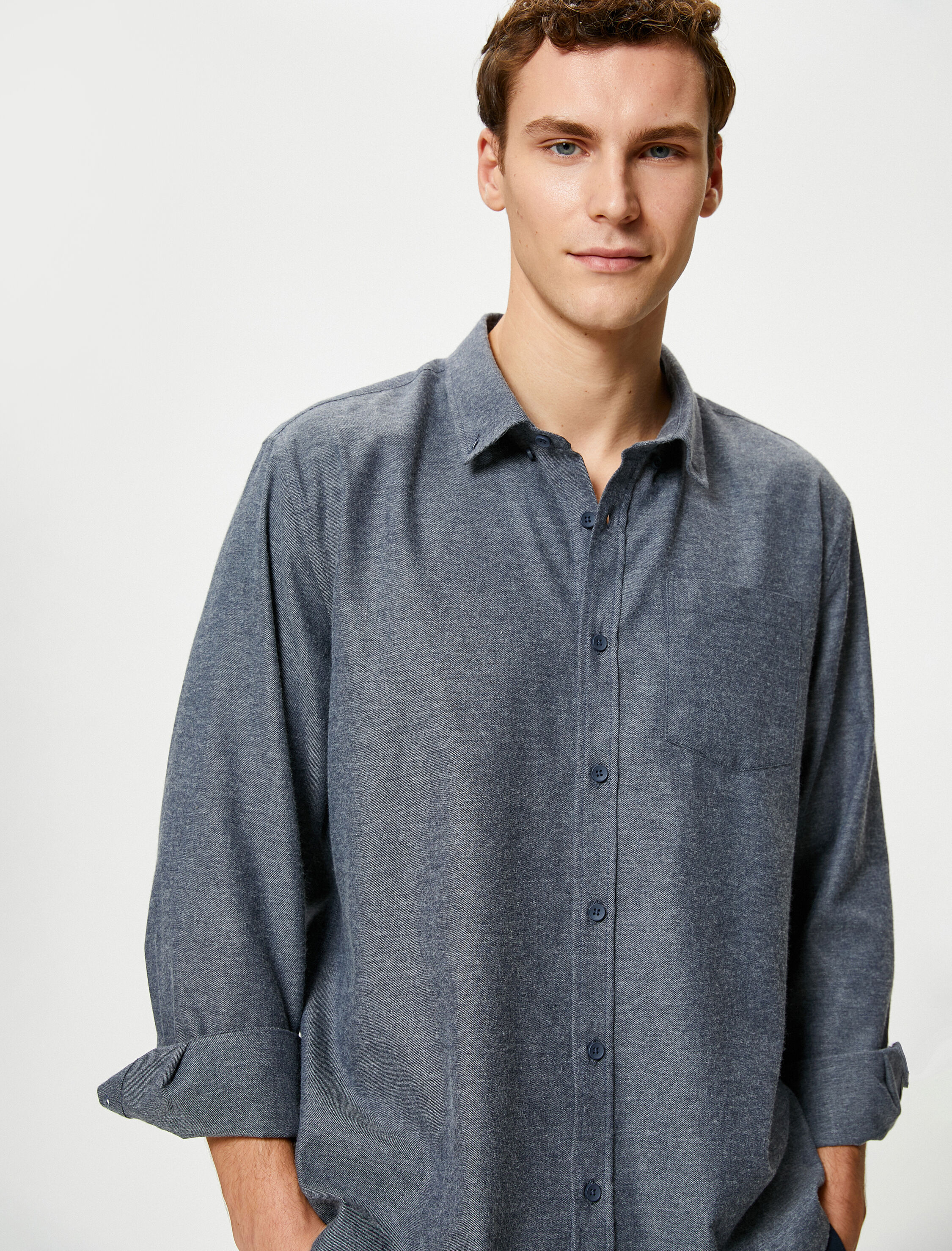   Uzun Kollu Gömlek Dokuma Cep Detaylı Klasik Yaka Düğmeli