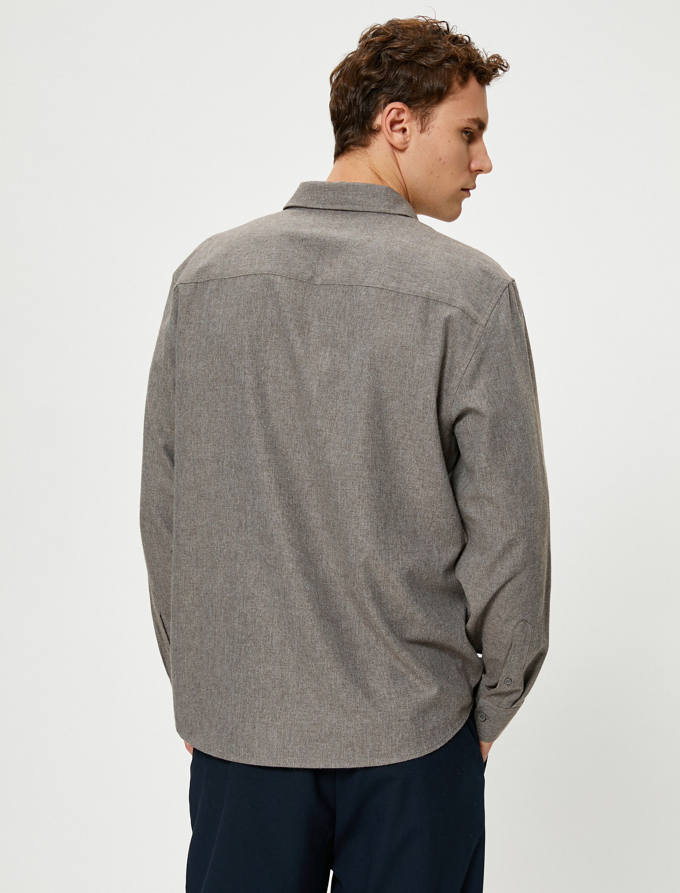   Uzun Kollu Gömlek Dokuma Cep Detaylı Klasik Yaka Düğmeli