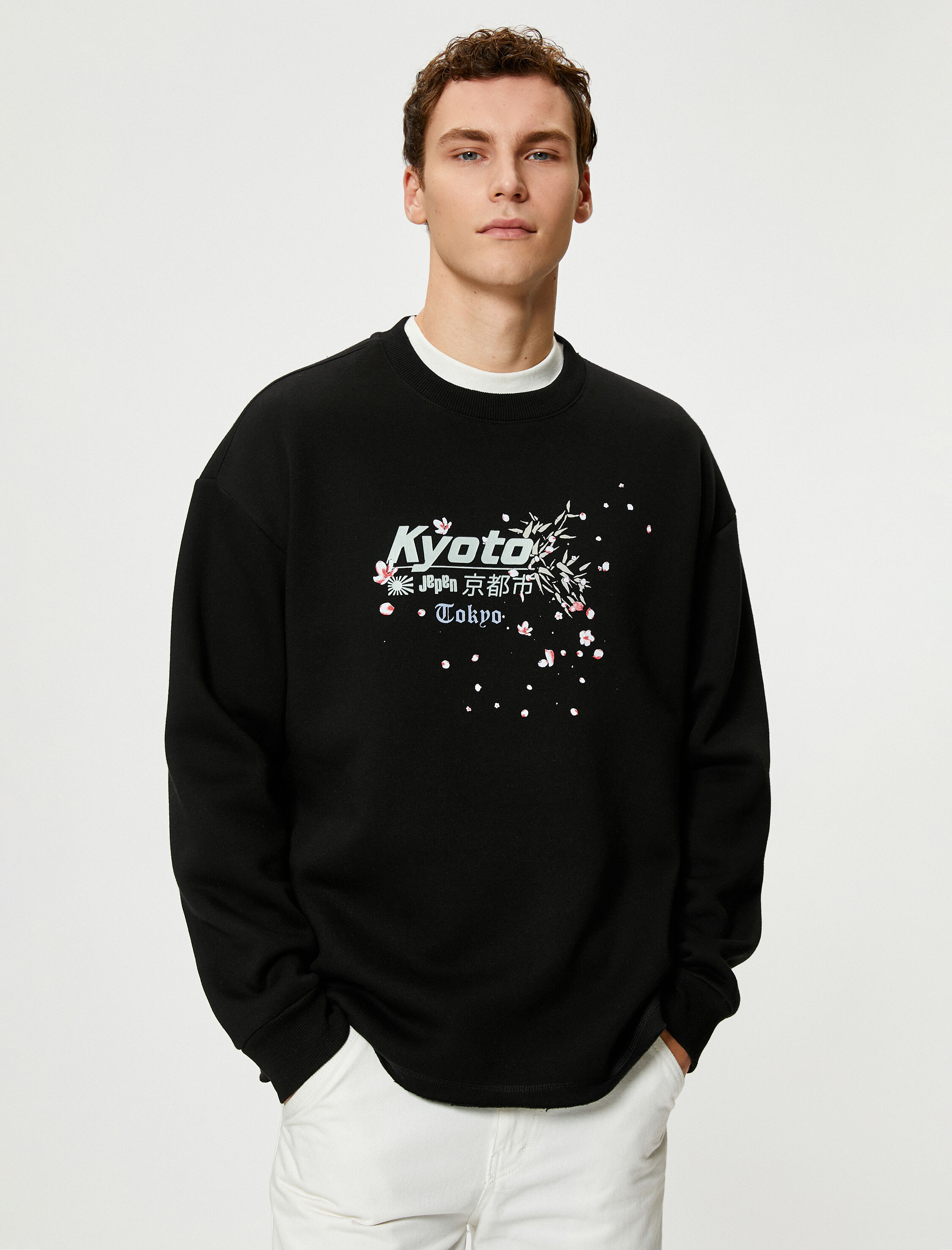   Arkası Baskılı Sweat Uzakdoğu Temalı Rahat Kesim Bisiklet Yaka Şardonlu