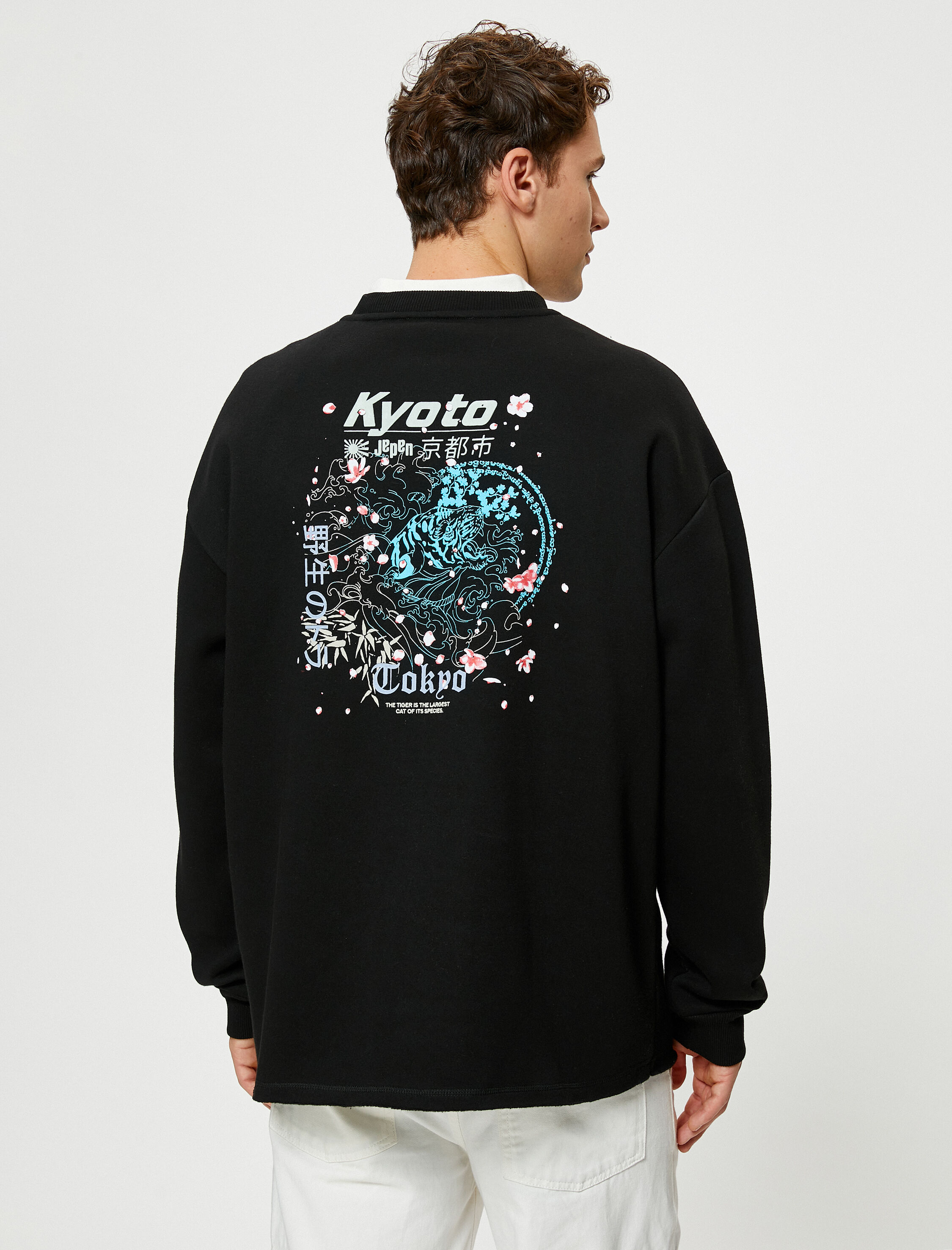   Arkası Baskılı Sweat Uzakdoğu Temalı Rahat Kesim Bisiklet Yaka Şardonlu