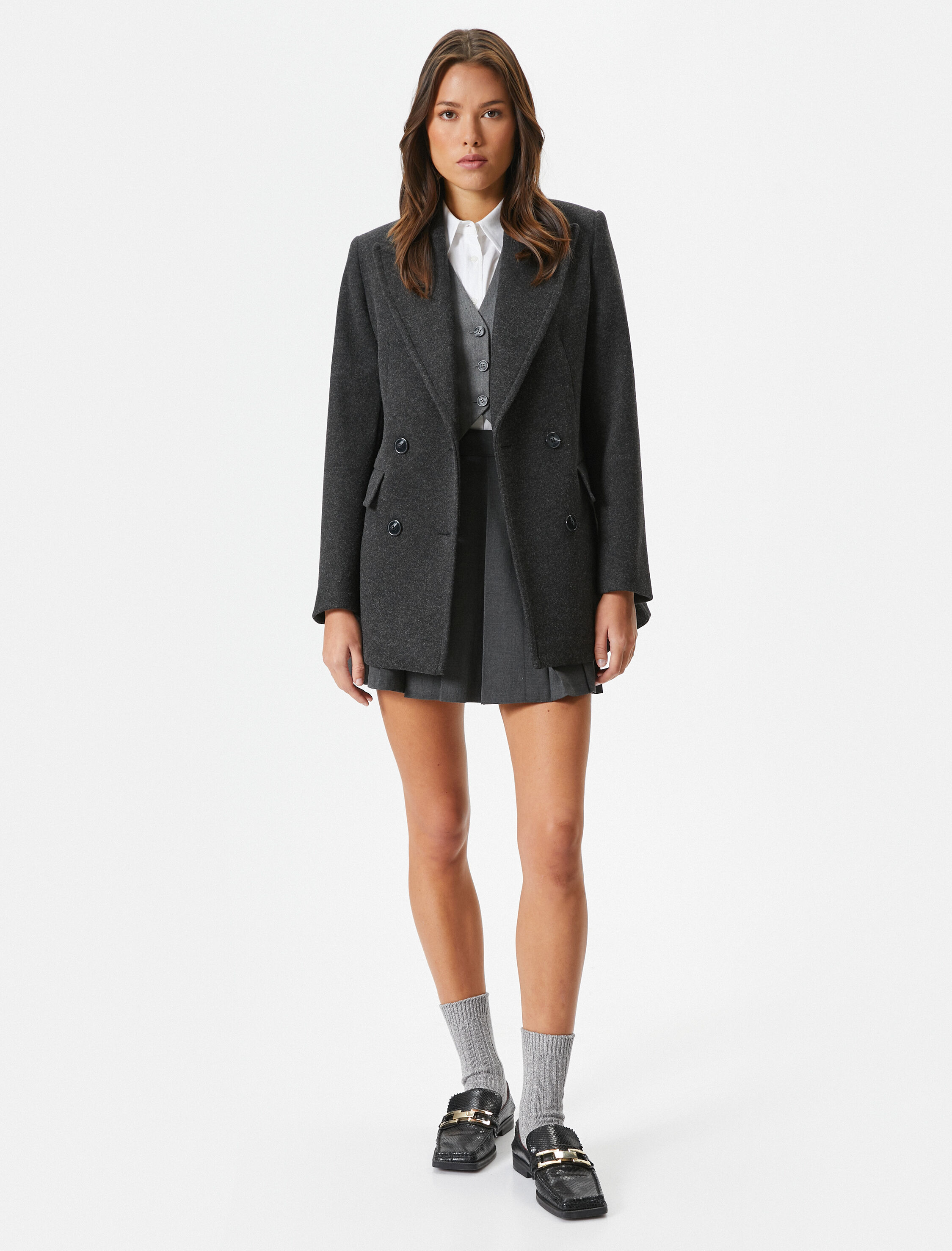   Kaşe Kaban Kruvaze Düğme Kapamalı Kapaklı Cep Detaylı