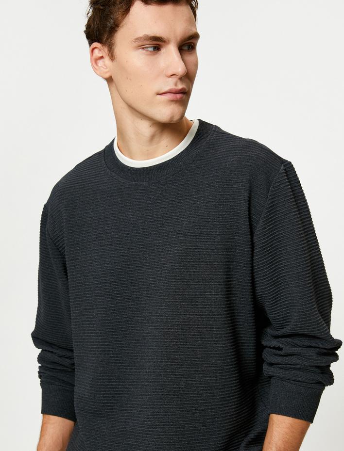  Basic Kazak Bisiklet Yaka Kumaş Detaylı Uzun Kollu