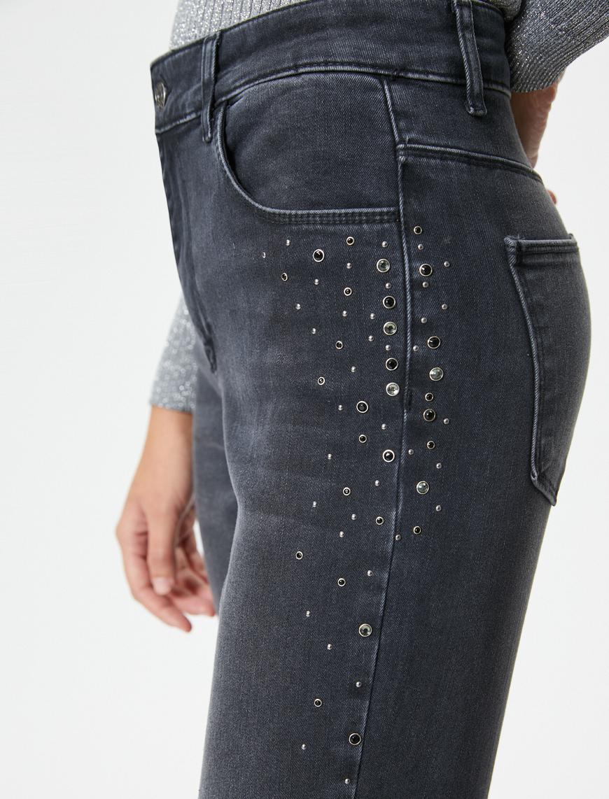   Melis Ağazat X Koton - İspanyol Paça Taşlı Kot Pantolon Dar Kesim Yüksek Bel - Victoria Slim Jean