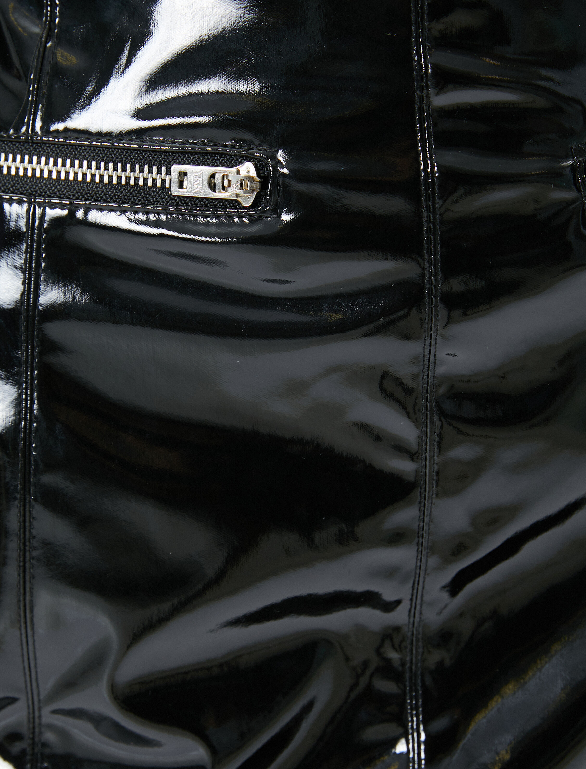   Parlak Mini Etek Suni Deri Fermuarlı Cep Detaylı