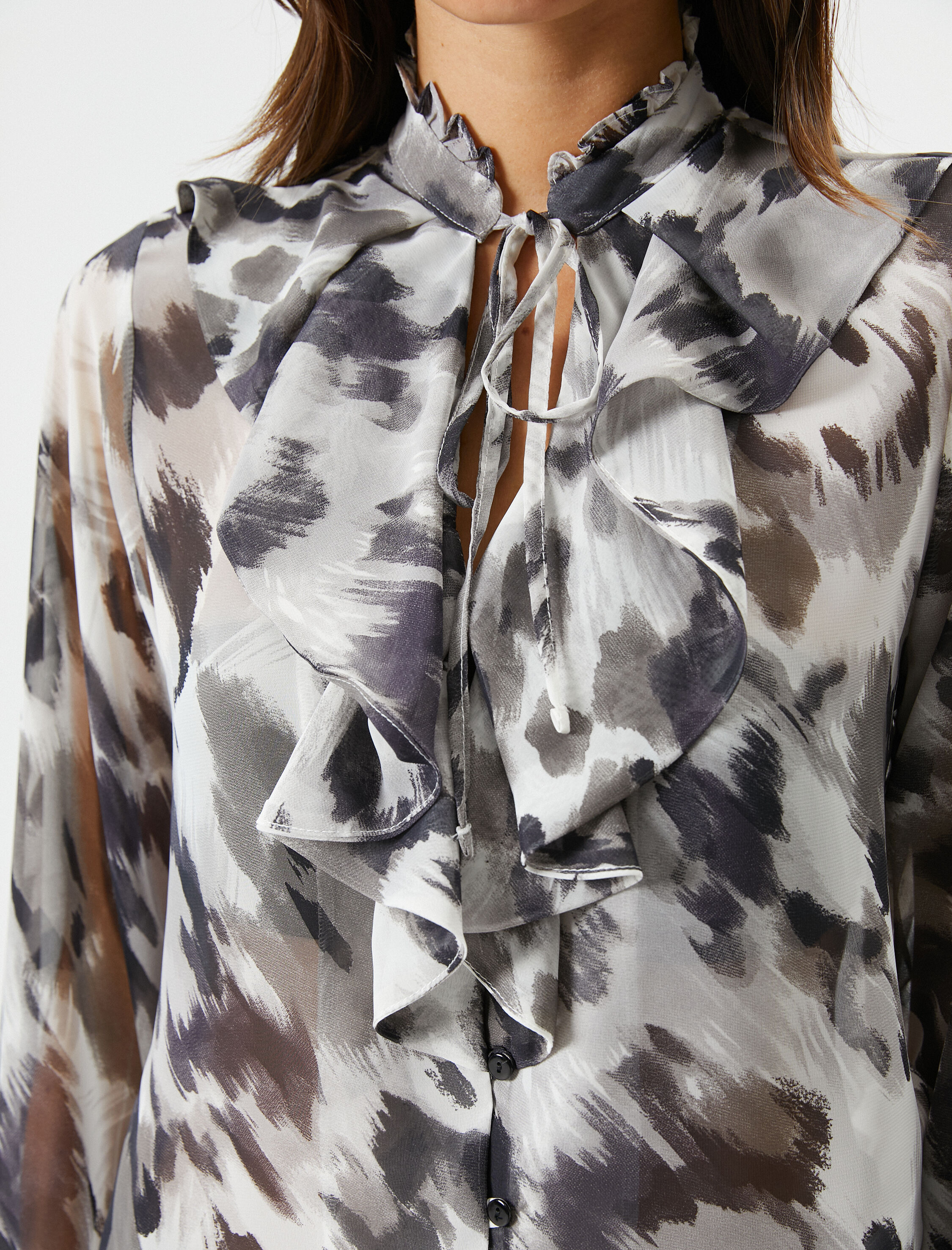   Fırfırlı Bluz Dik Yaka Bağlama Detaylı Uzun Kollu Düğmeli