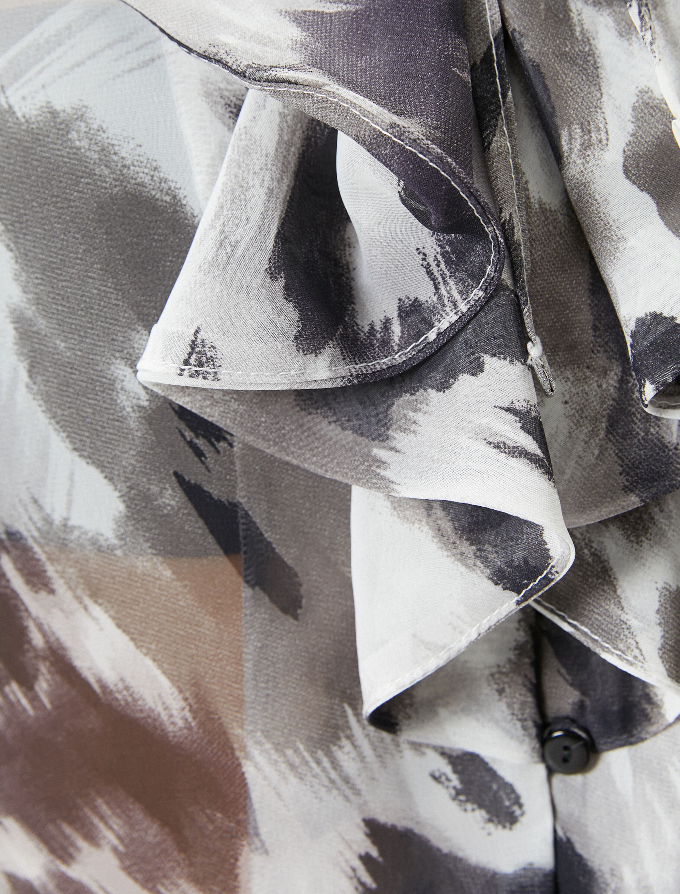   Fırfırlı Bluz Dik Yaka Bağlama Detaylı Uzun Kollu Düğmeli