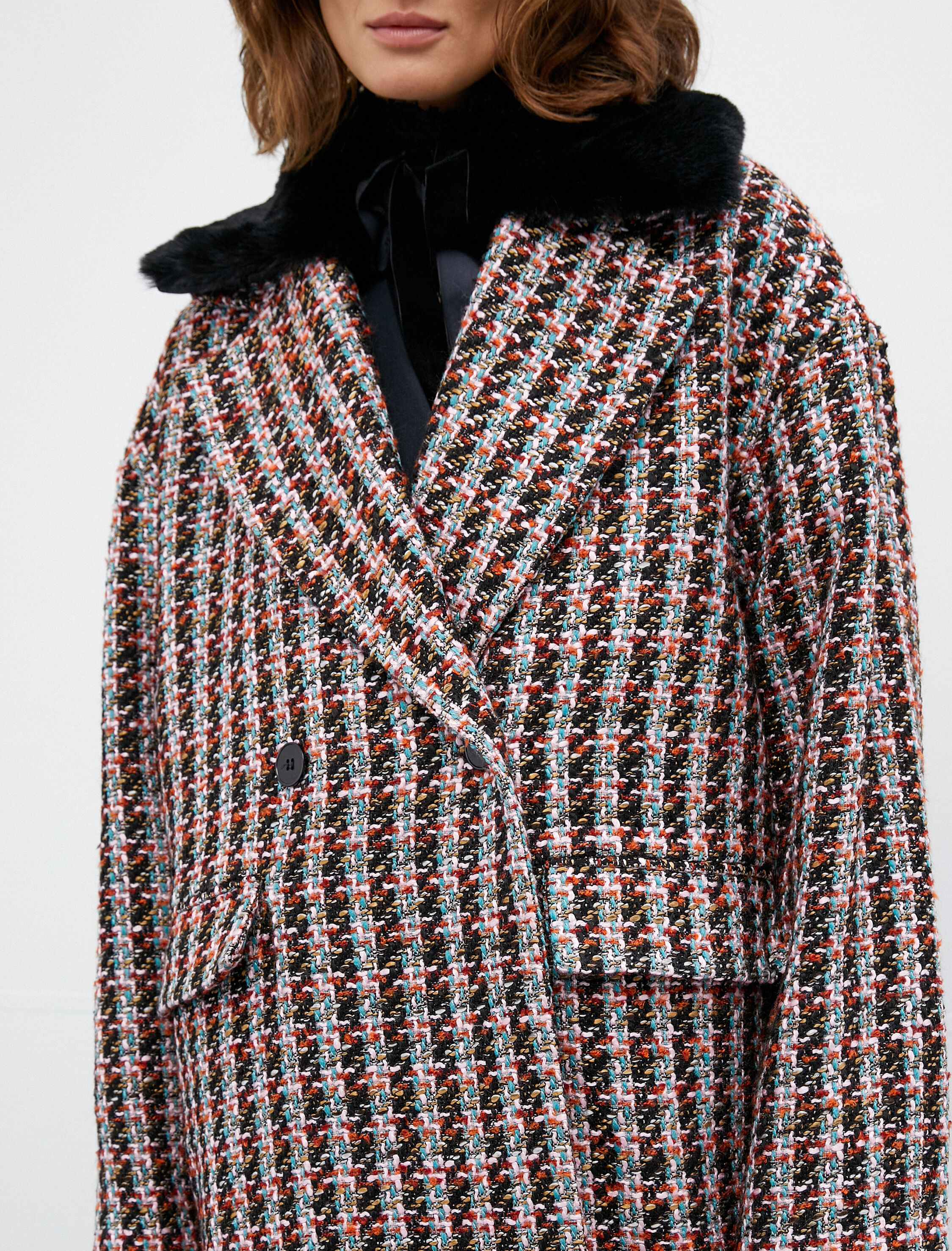   Melis Ağazat X Koton - Suni Kürklü Tüvit Kaban