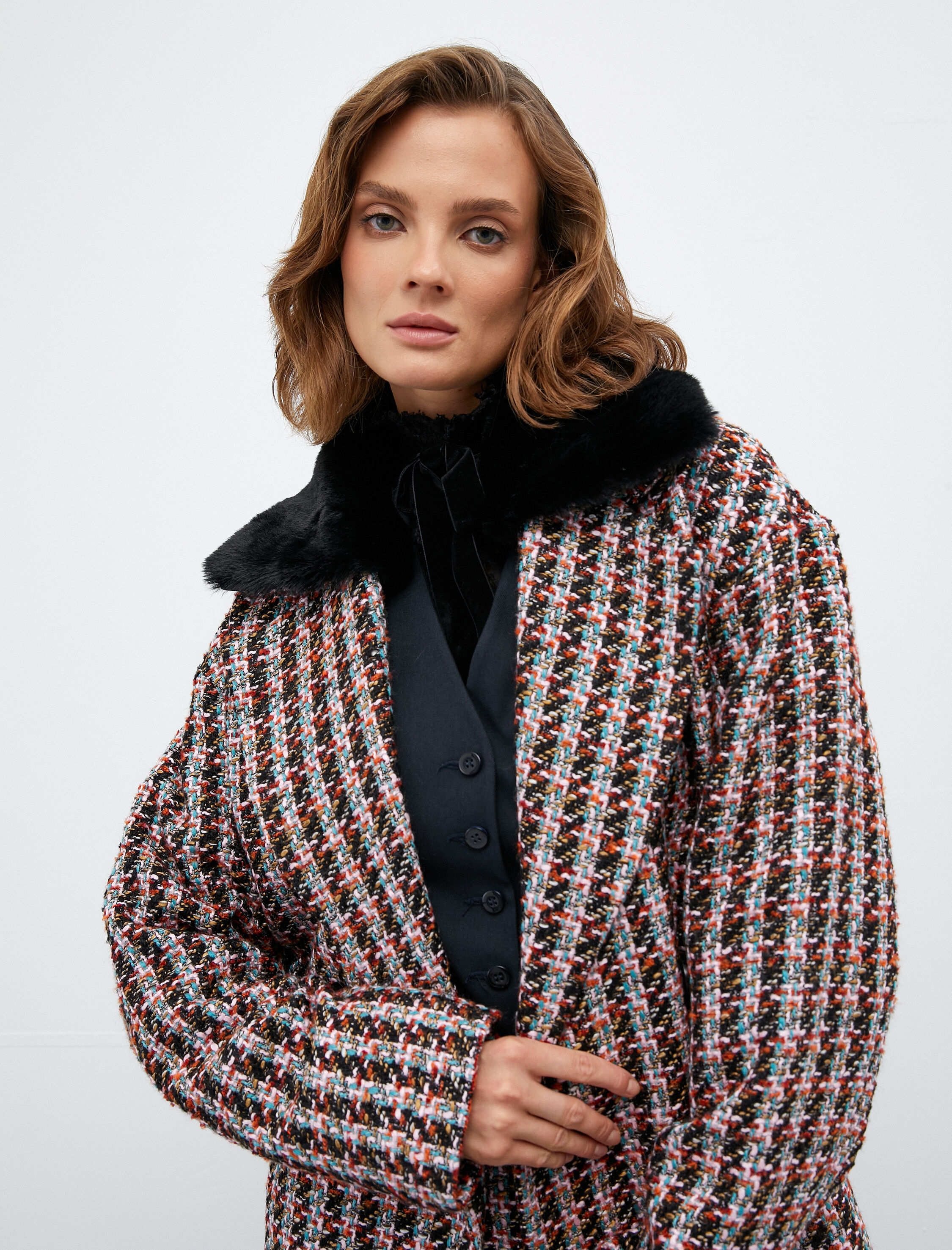   Melis Ağazat X Koton - Suni Kürklü Tüvit Kaban