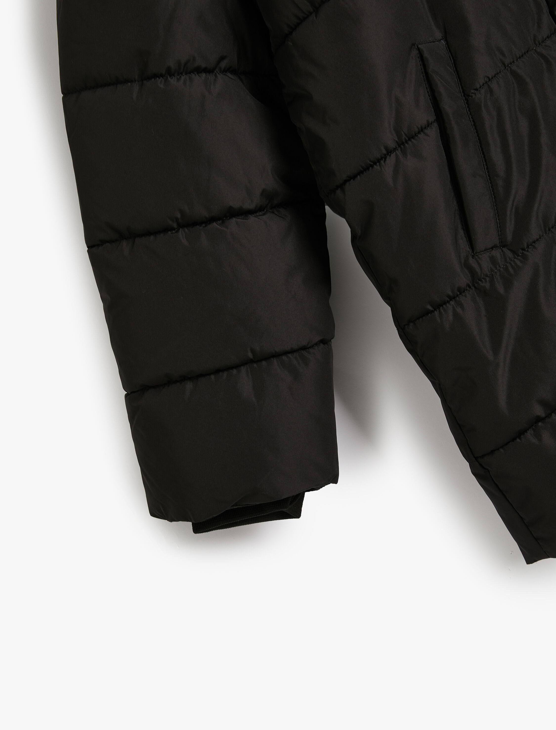  Erkek Çocuk Oversize Şişme Mont Kapşonlu Lastik Manşetli Rüzgar Kapaklı