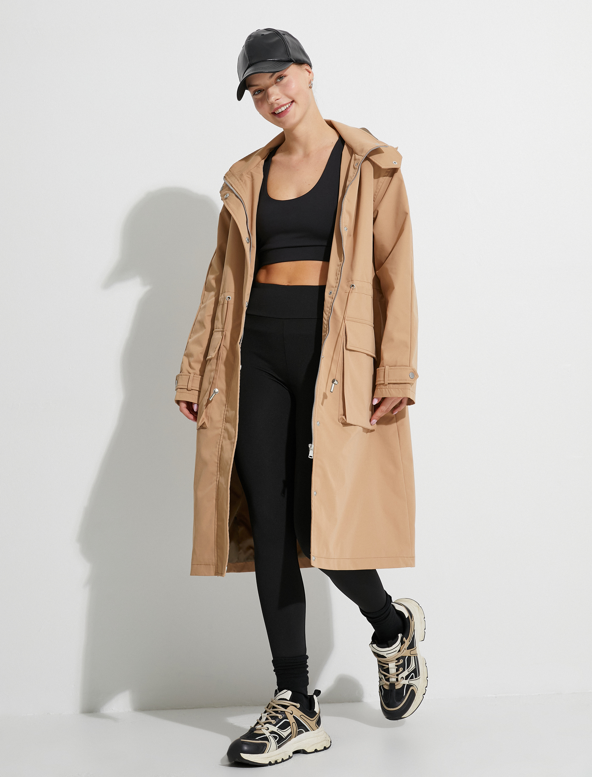   Trençkot Kapüşonlu Beli Bağlamalı Fermuarlı Manşetleri Bantlı