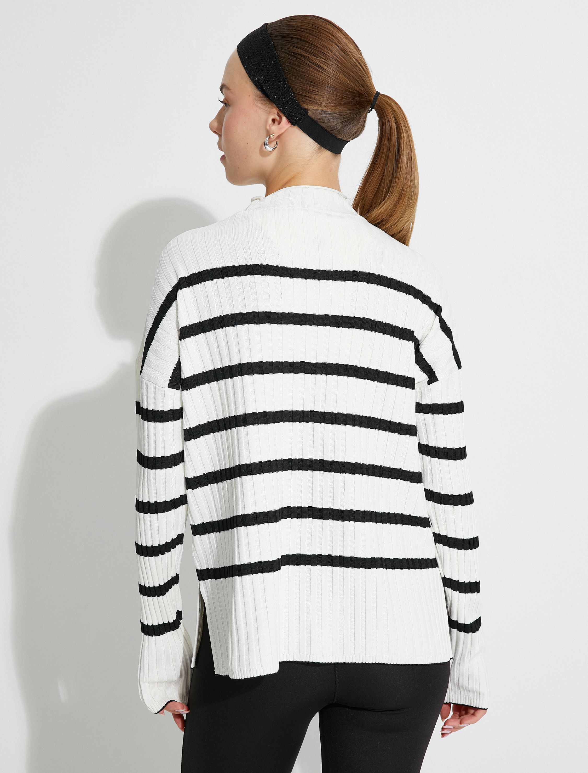   Triko Kazak Dik Yaka Fitilli Düşük Omuzlu