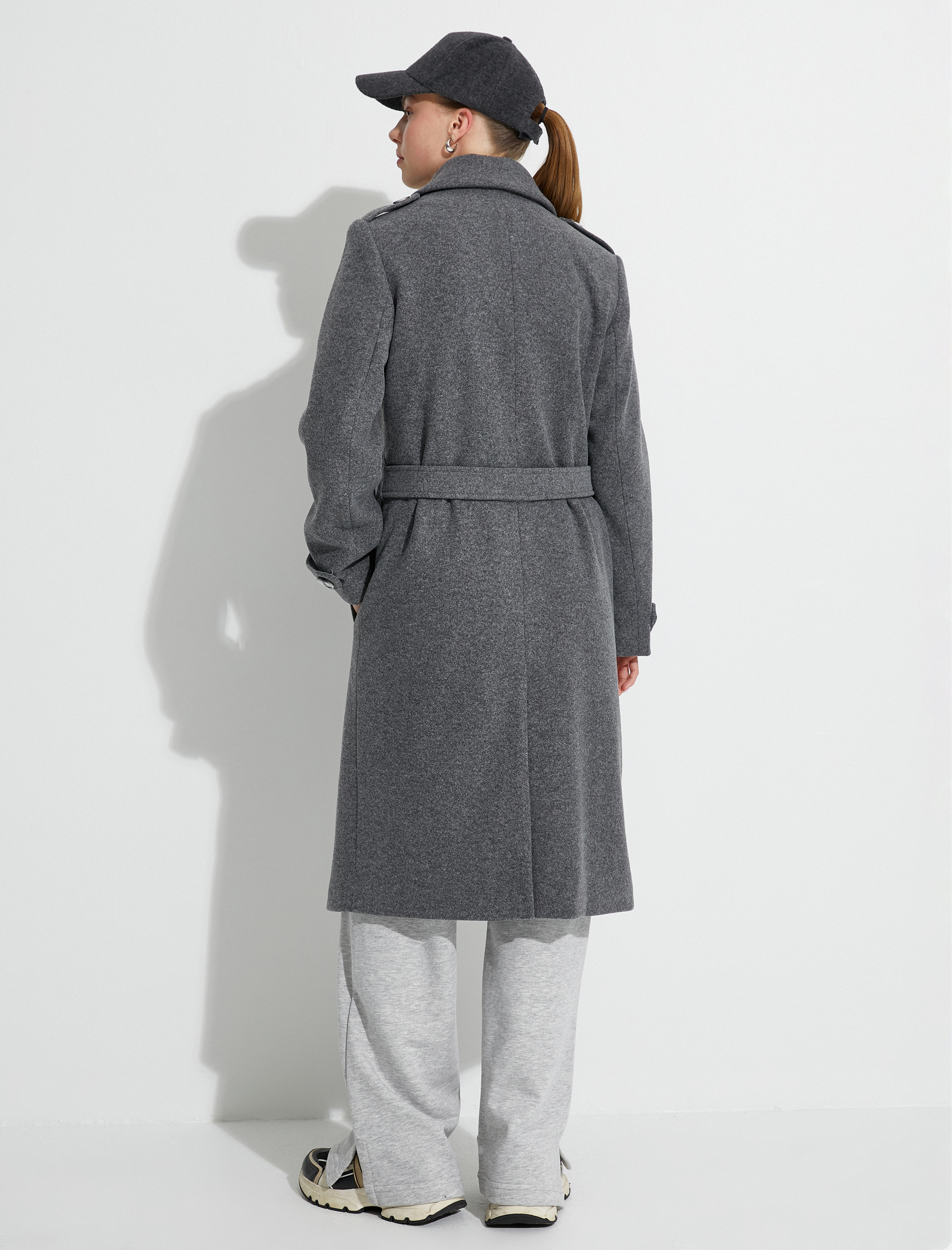   Uzun Kaşe Kaban Beli Kuşaklı Kruvaze Düğmeli Cep Detaylı