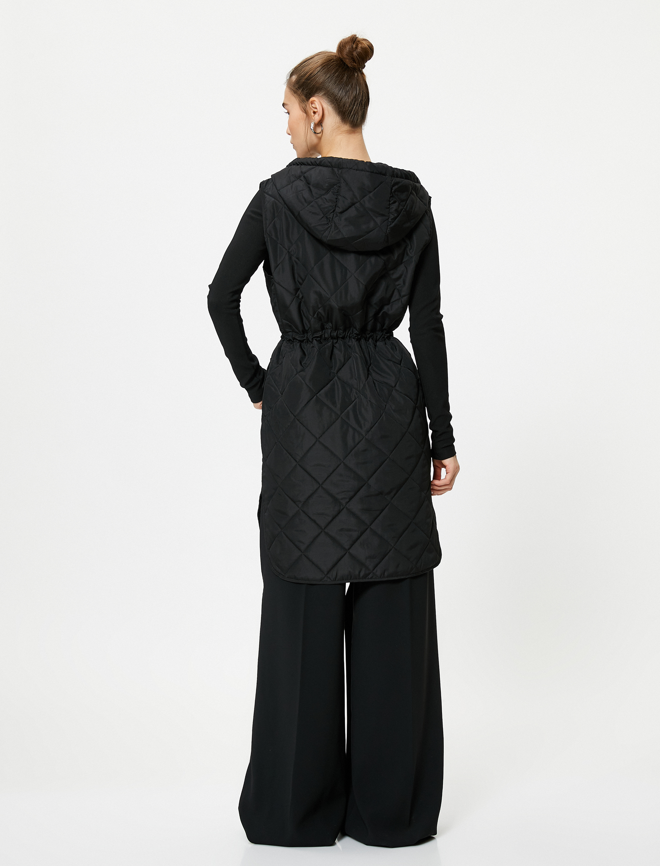   Kapitone Uzun Yelek Cepli Kapüşonlu Beli Bağlamalı Çıtçıt Düğmeli