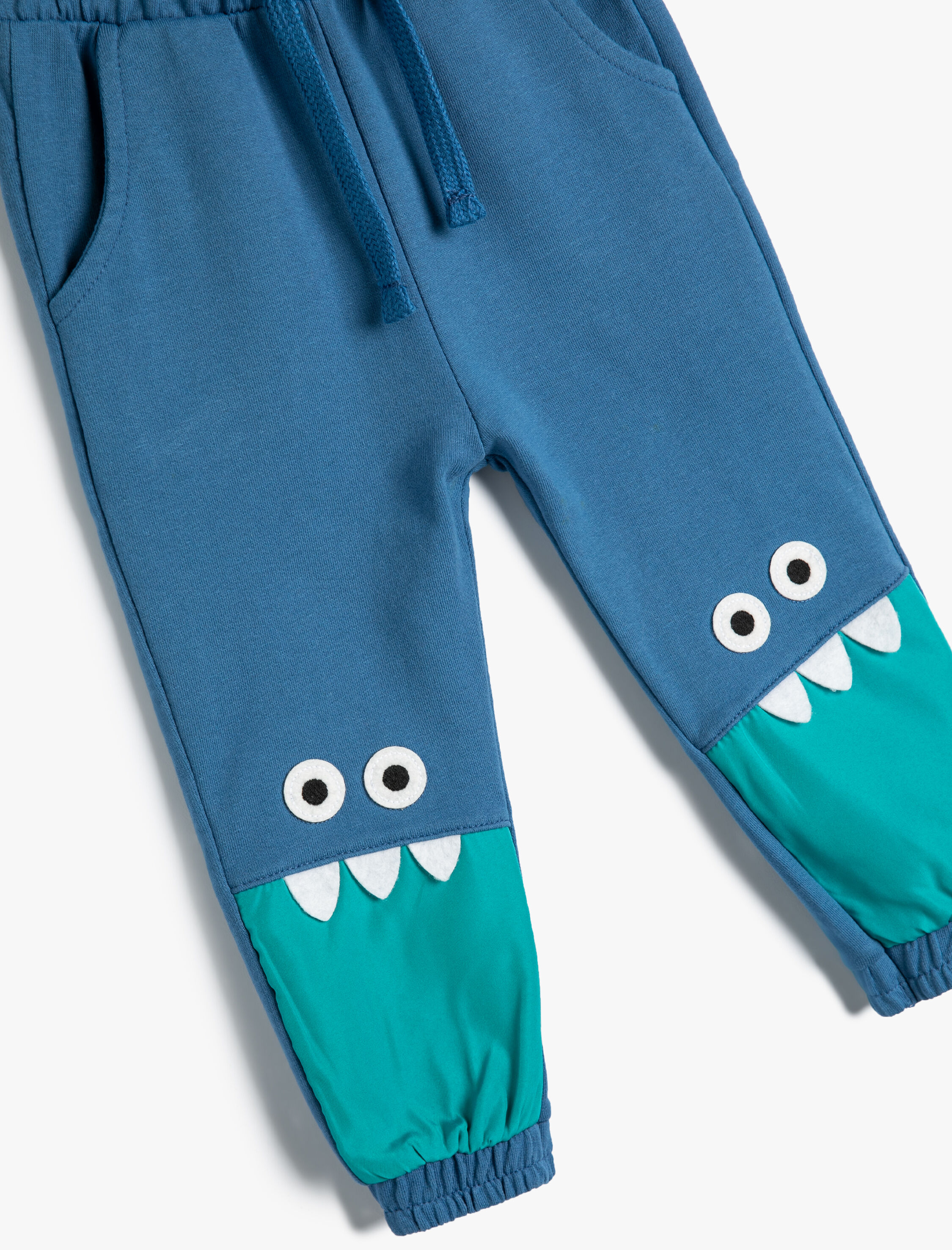  Erkek Bebek Jogger Eşofman Altı Beli Bağlamalı Canavar Baskılı Aplike Detaylı Pamuklu