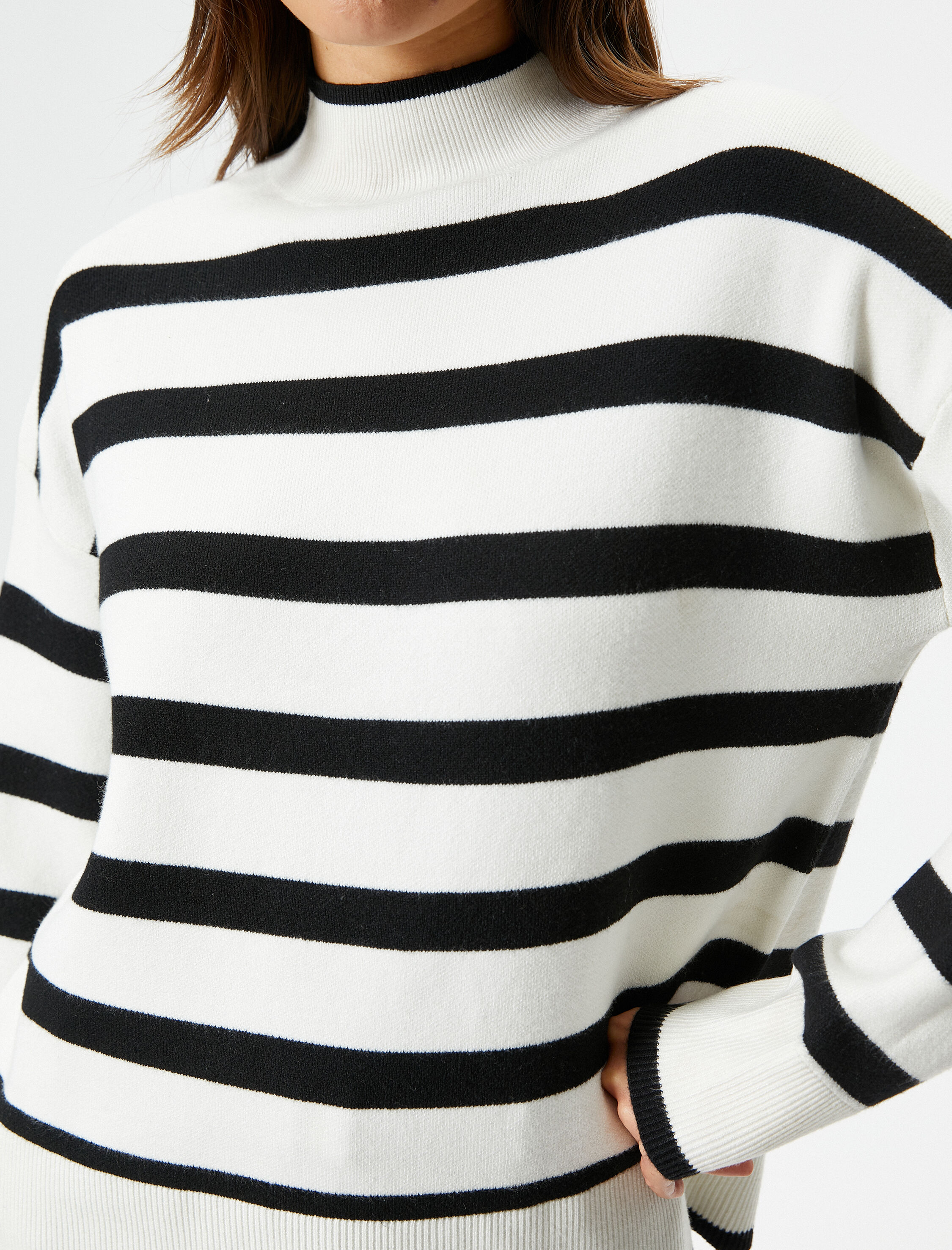 Oversize Triko Kazak Yarım Balıkçı Yaka