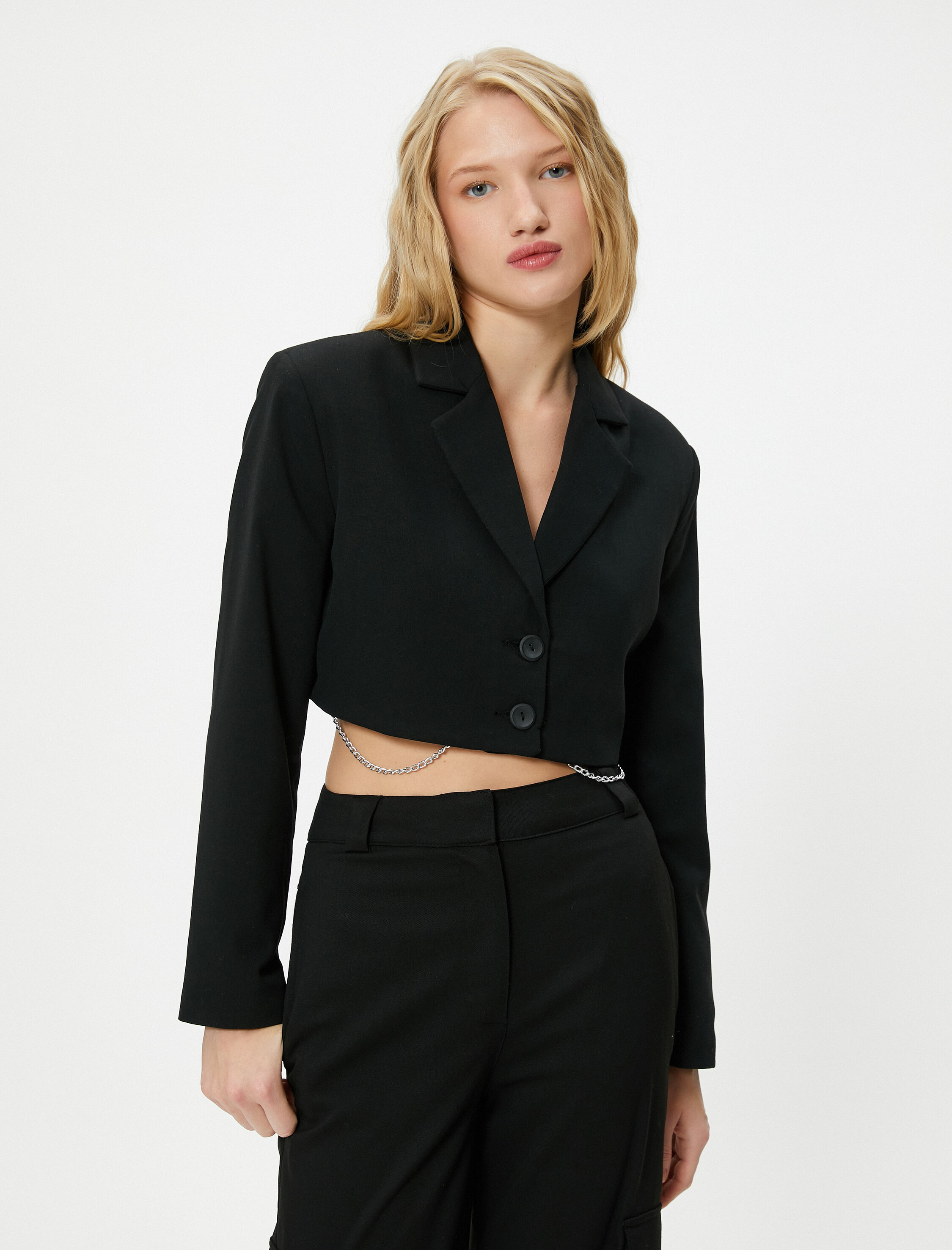   Crop Ceket Ters Kruvaze Yaka Düğme Kapamalı Slim Fit Zincir Detaylı