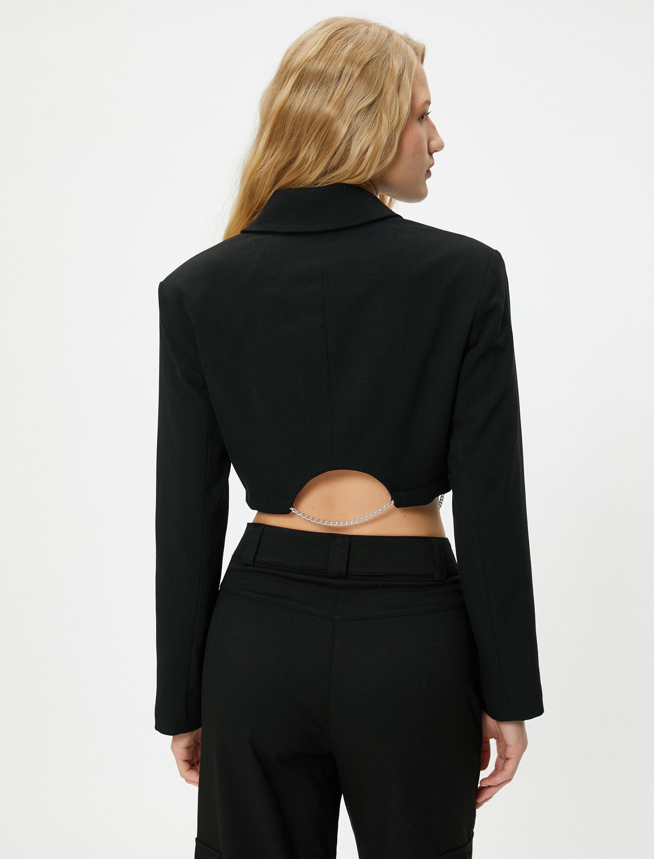   Crop Ceket Ters Kruvaze Yaka Düğme Kapamalı Slim Fit Zincir Detaylı