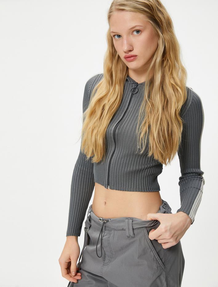  Kapüşonlu Fermuarlı Crop Hırka Çizgi Detaylı Slim Fit