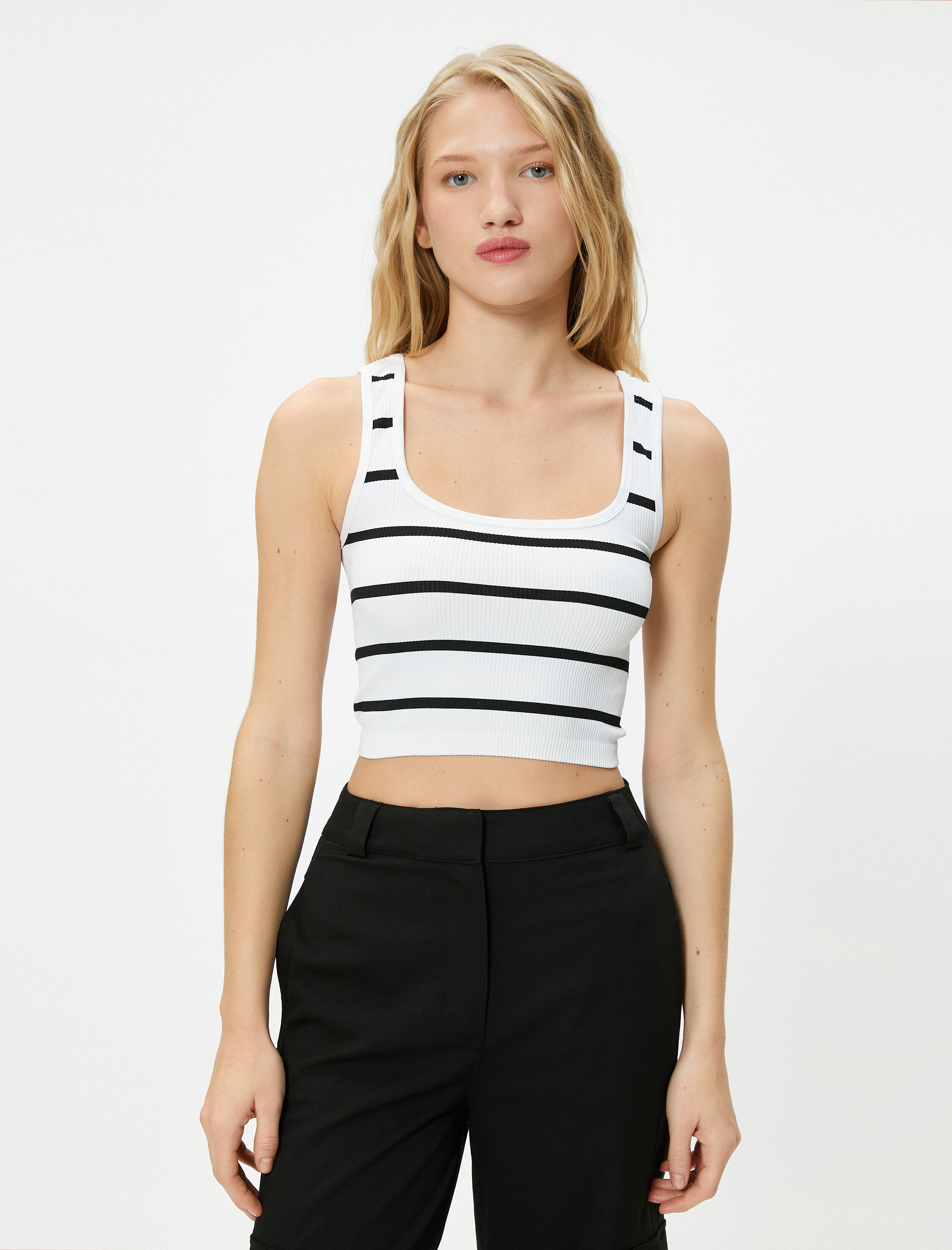   Kare Yaka Crop Atlet Ribanalı