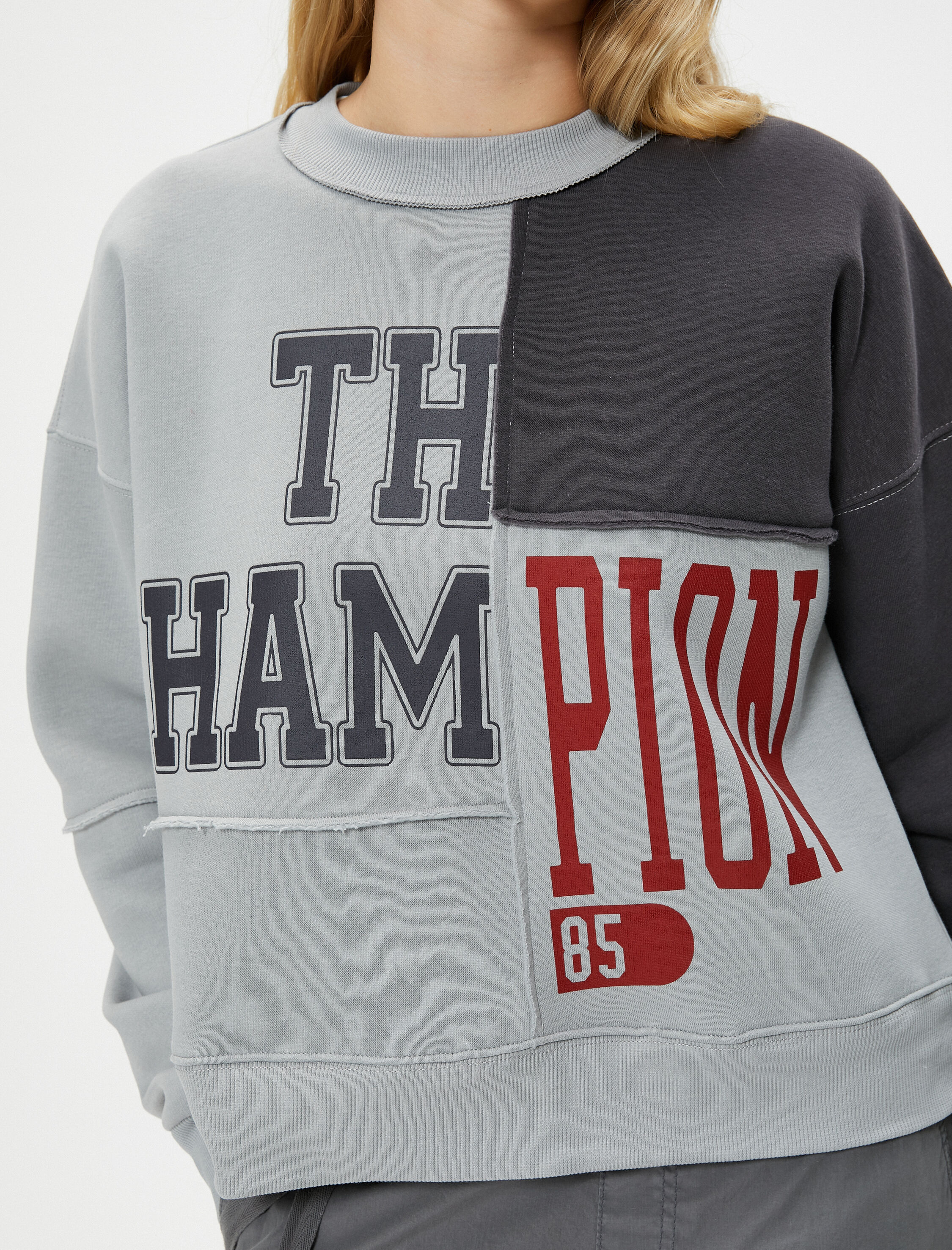   Şardonlu Kolej Sweatshirt Baskılı Parçalı Dikiş Detaylı Uzun Kollu Bisiklet Yaka Pamuklu